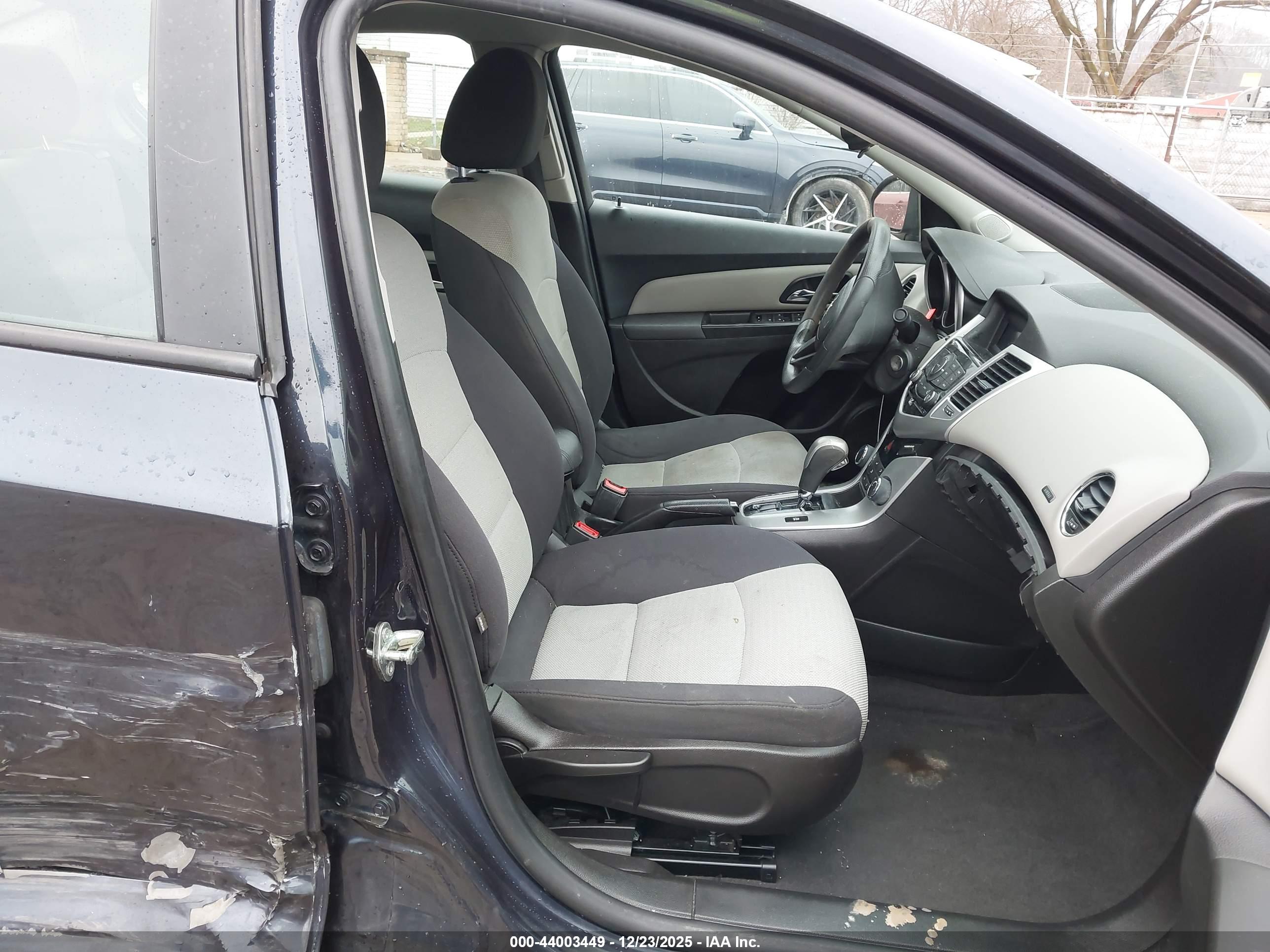 CHEVROLET CRUZE image 5