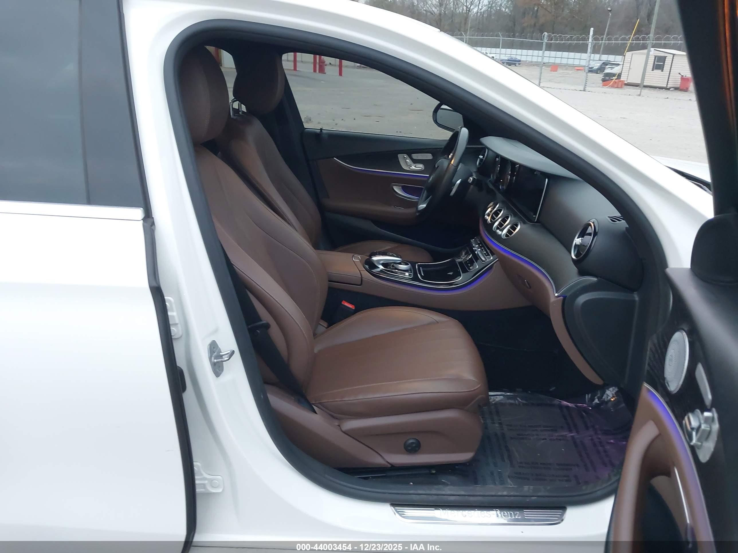 MERCEDES-BENZ E image 5