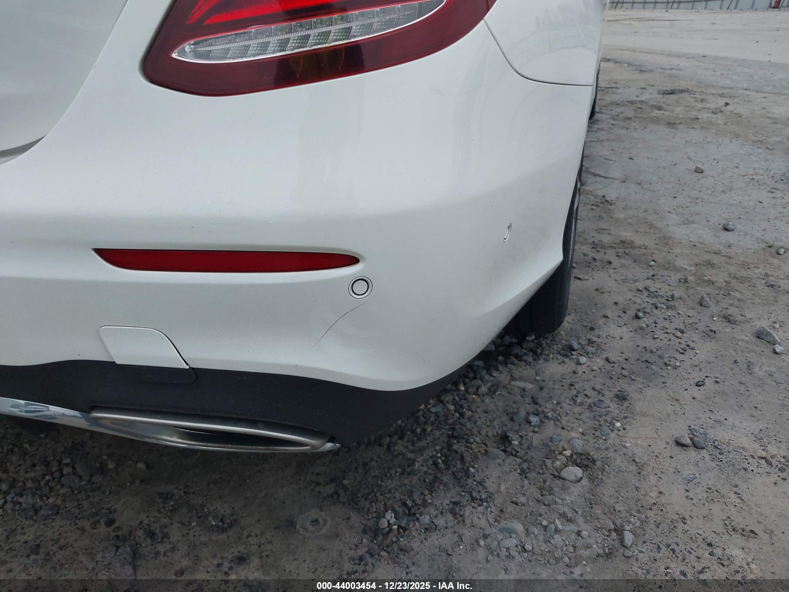 MERCEDES-BENZ E image 6