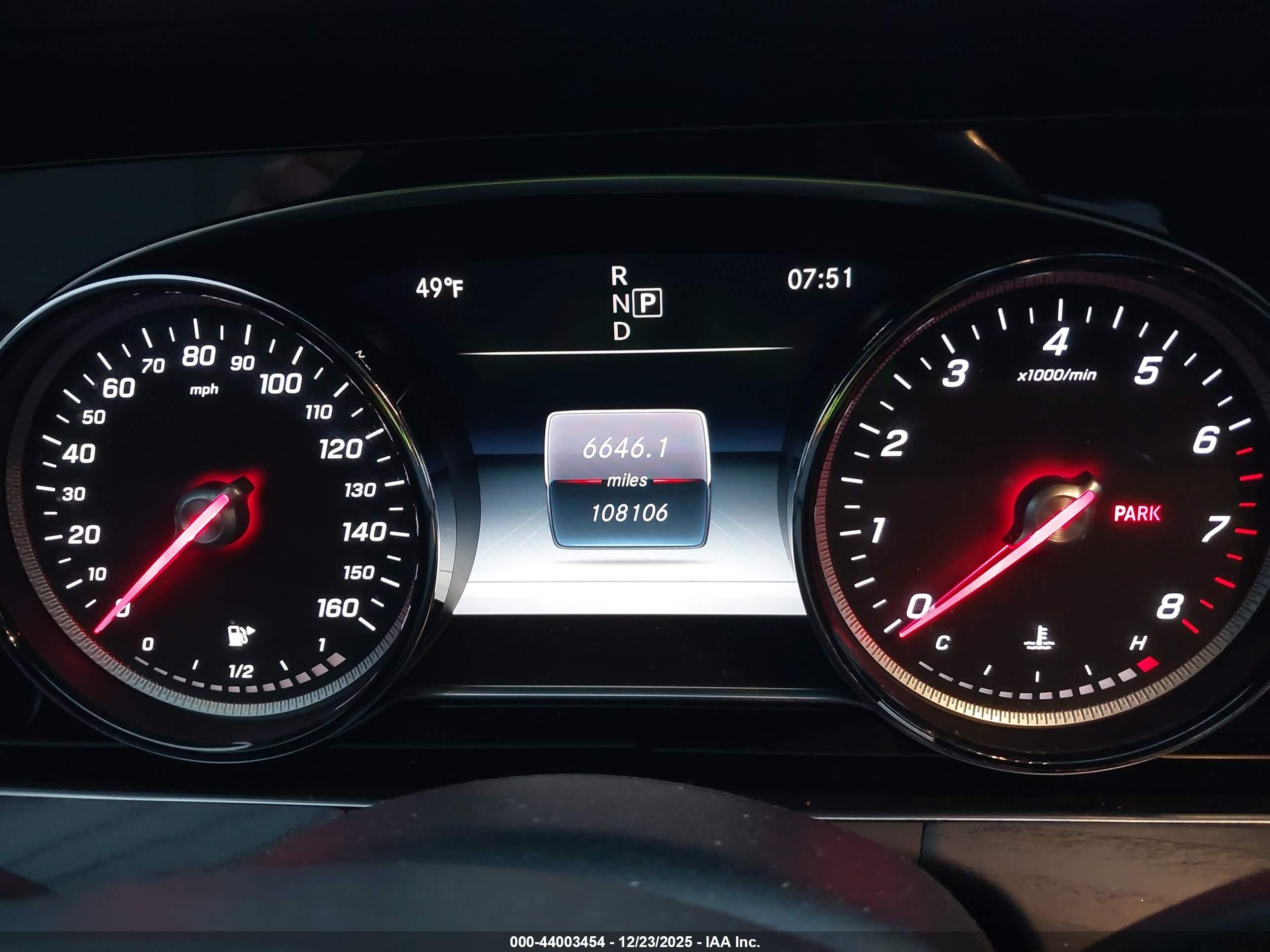 MERCEDES-BENZ E image 7