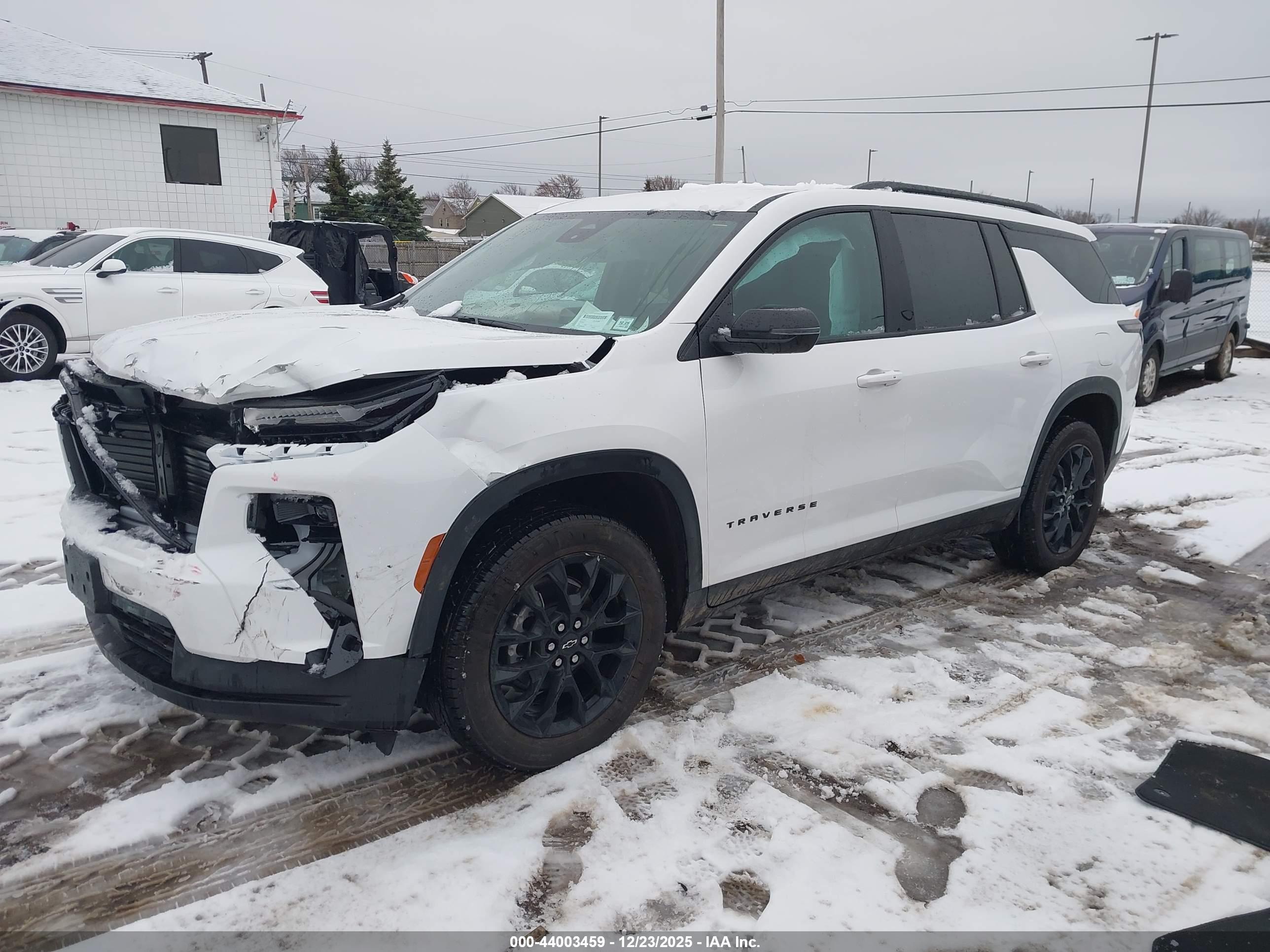 CHEVROLET TRAVERSE image 2
