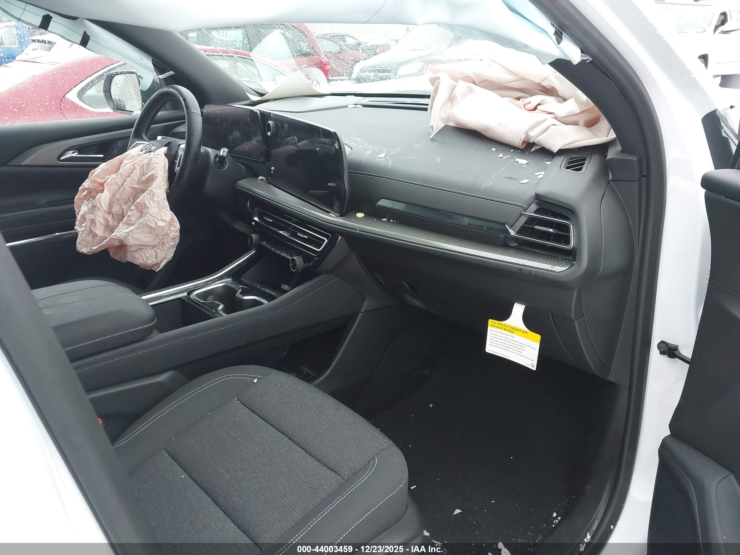 CHEVROLET TRAVERSE image 5