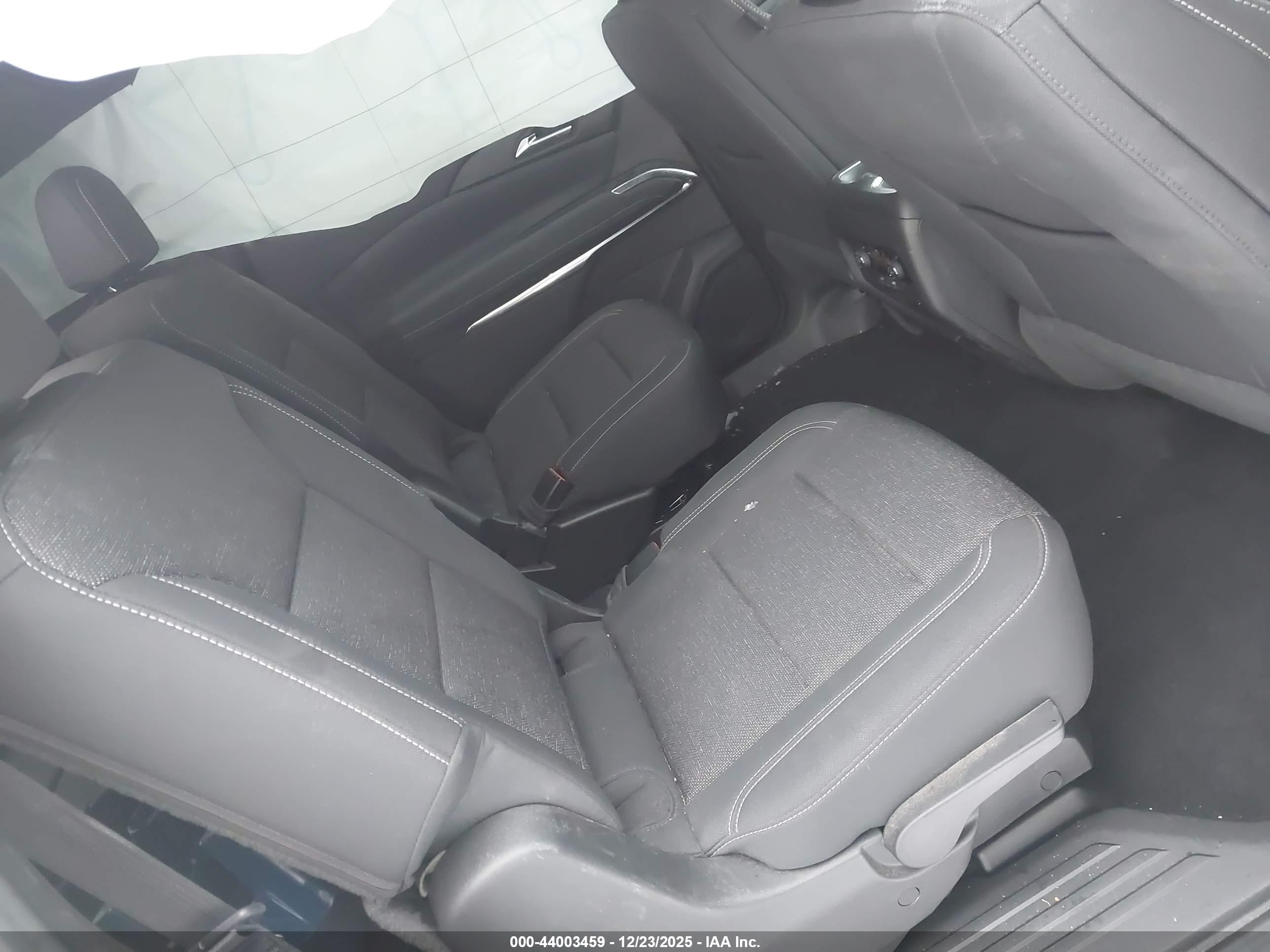 CHEVROLET TRAVERSE image 8