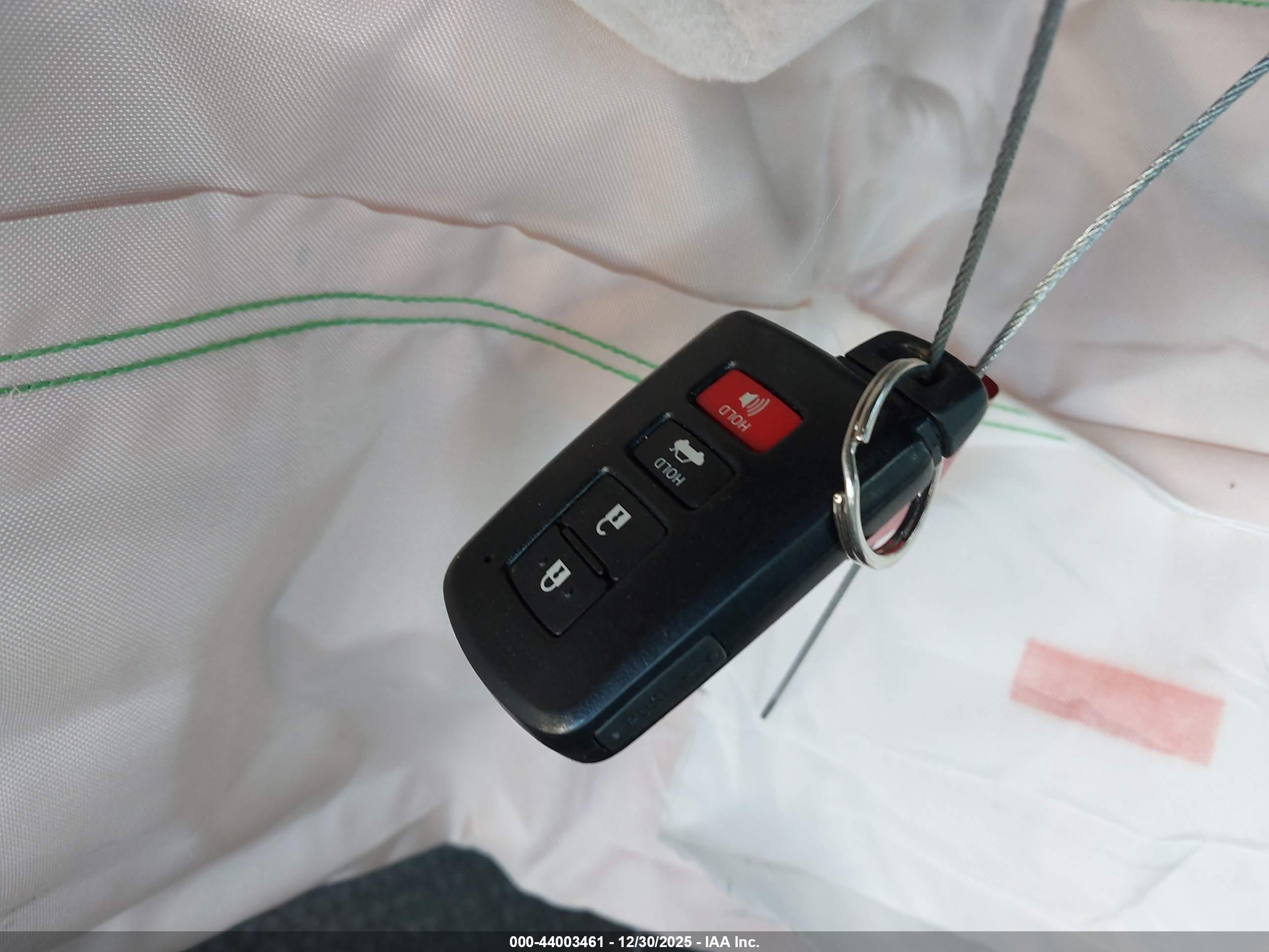 TOYOTA CAMRY image 11