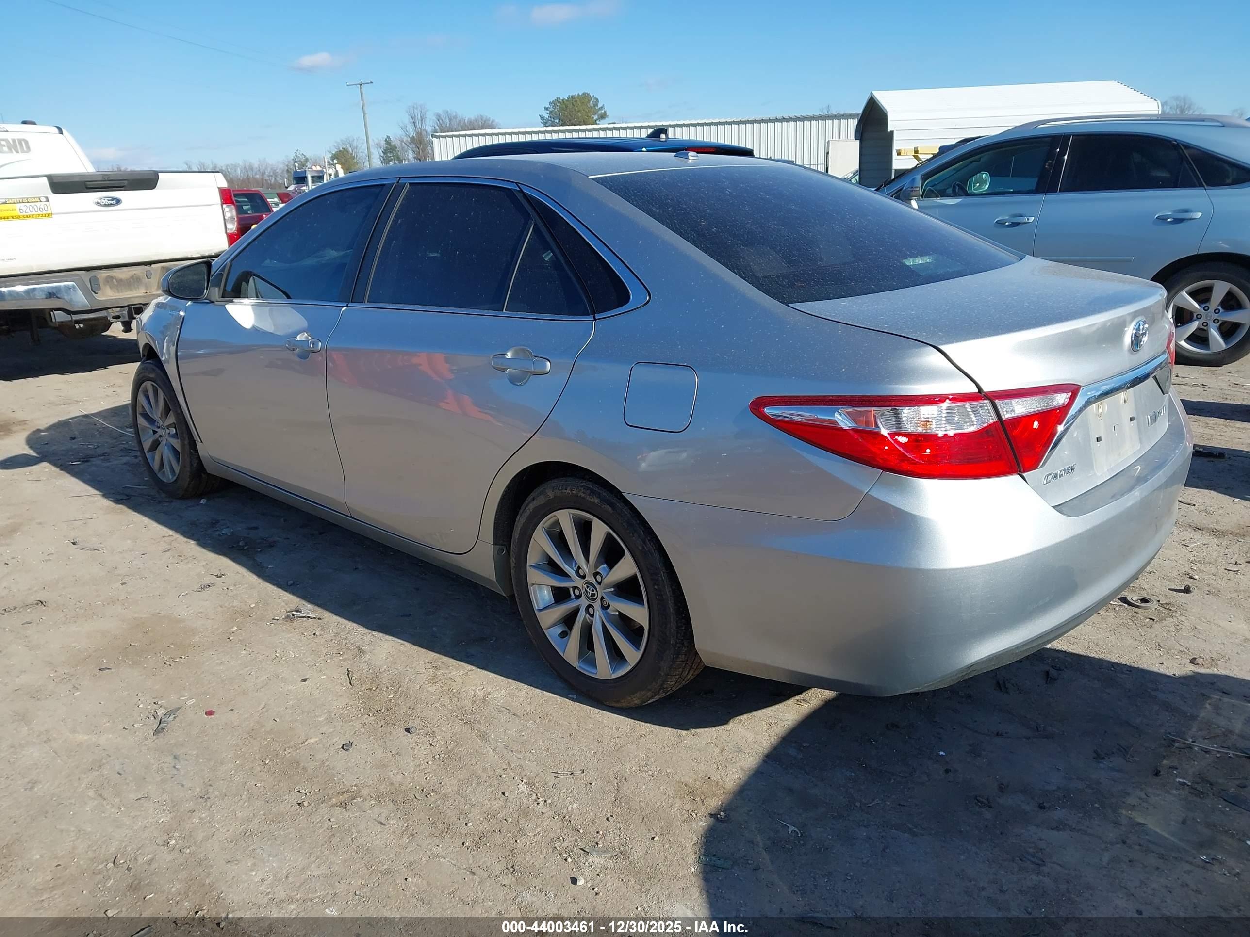 TOYOTA CAMRY image 3