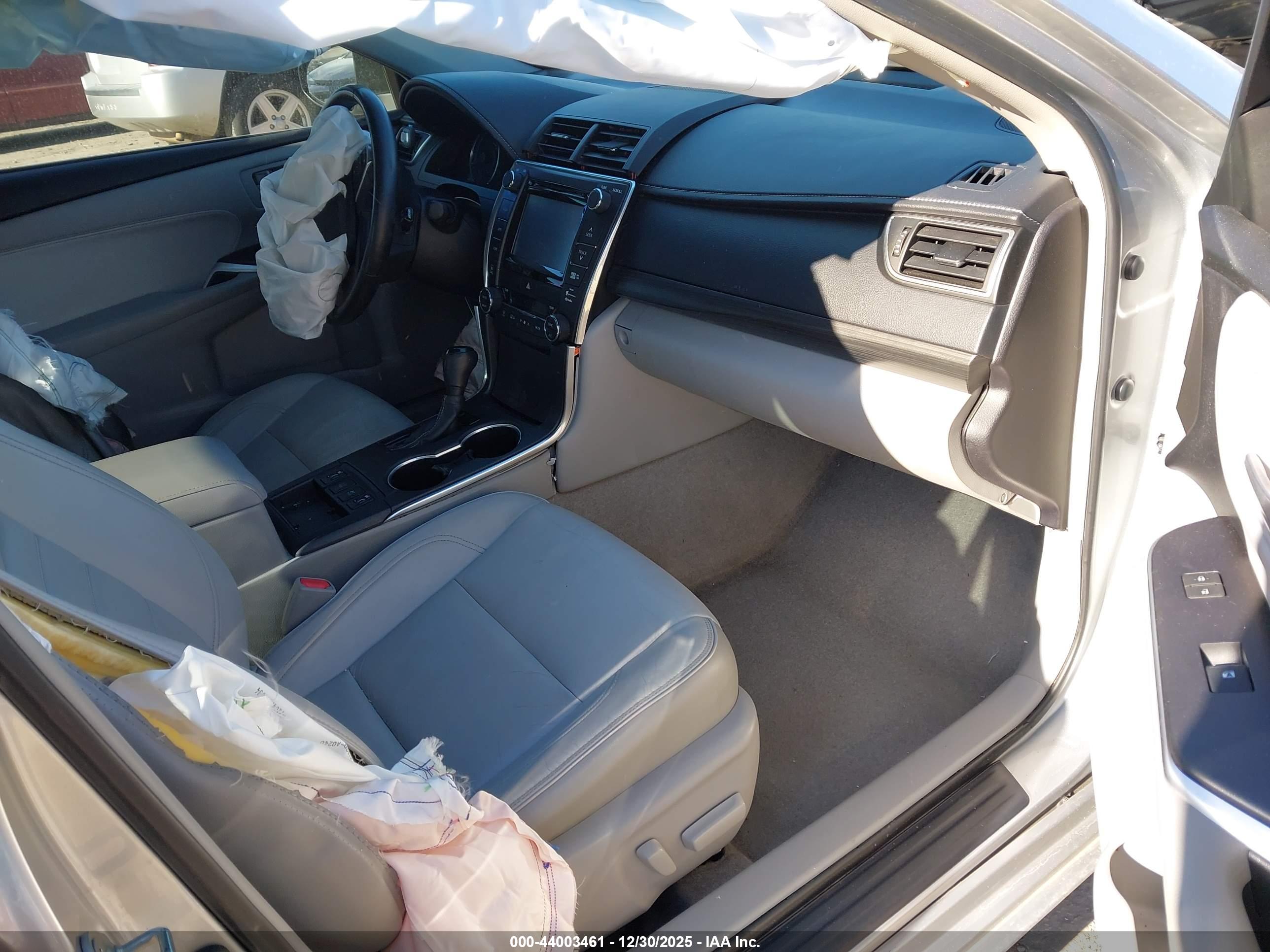 TOYOTA CAMRY image 5