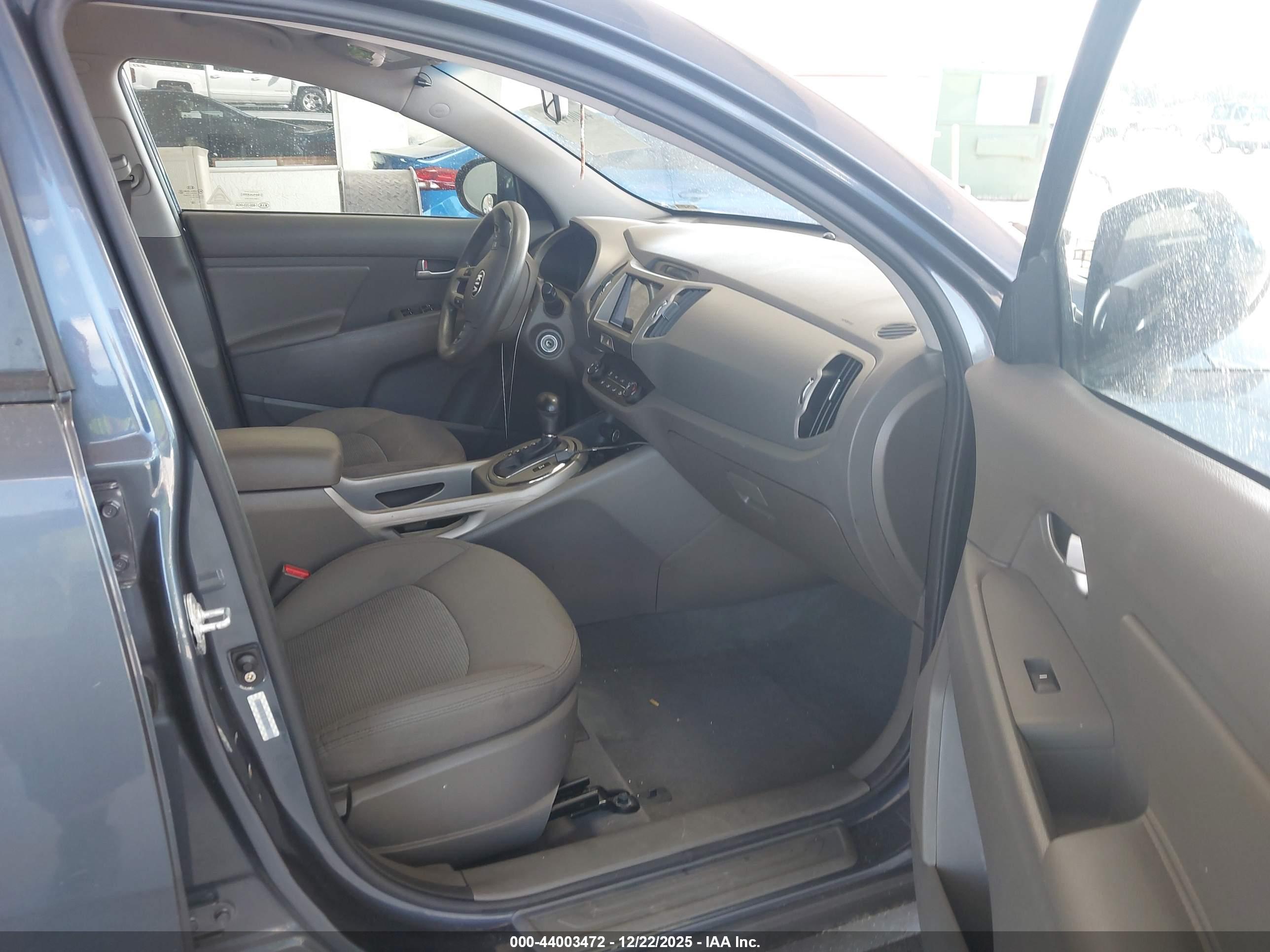 KIA SPORTAGE image 5