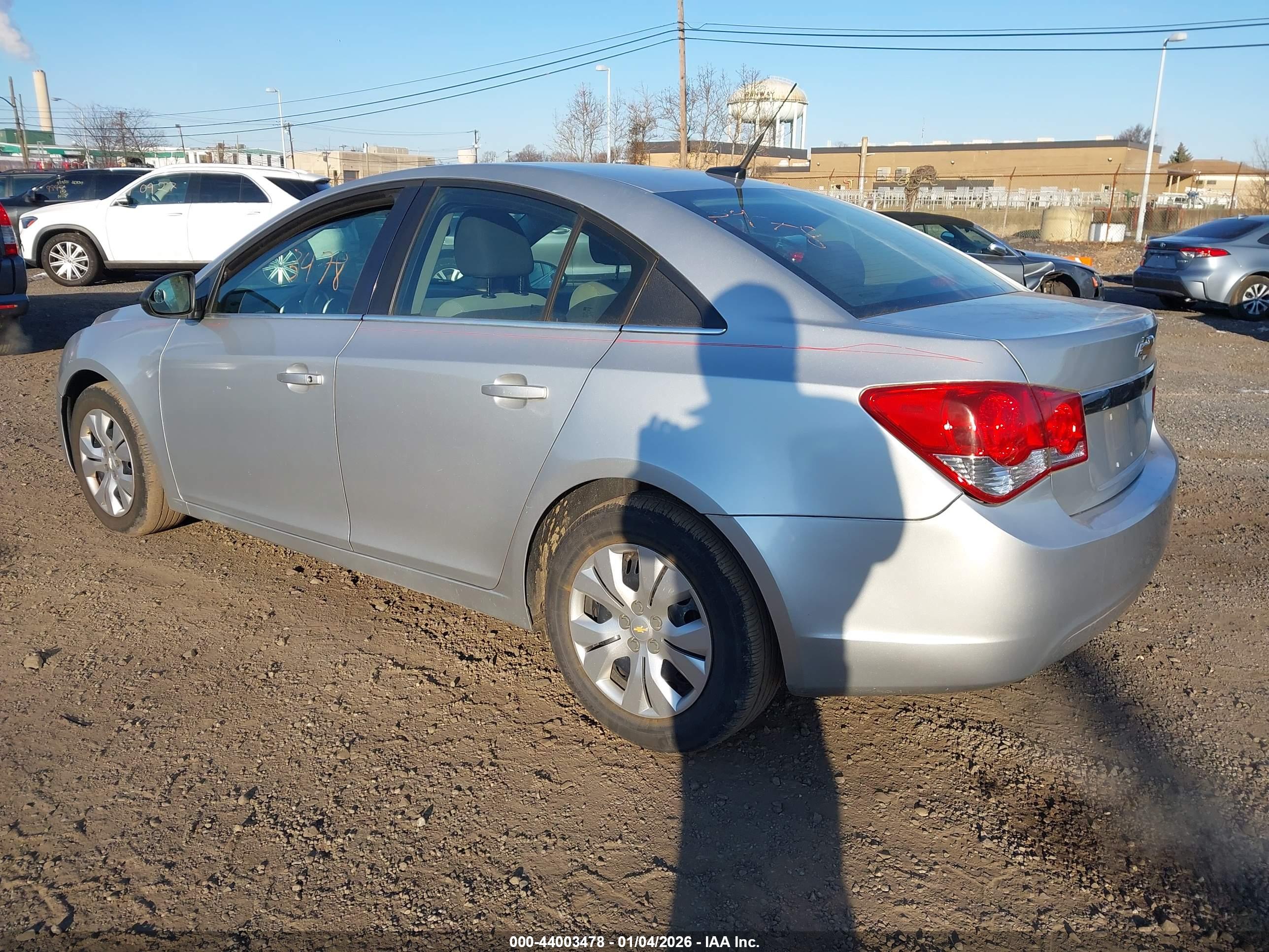 CHEVROLET CRUZE image 3