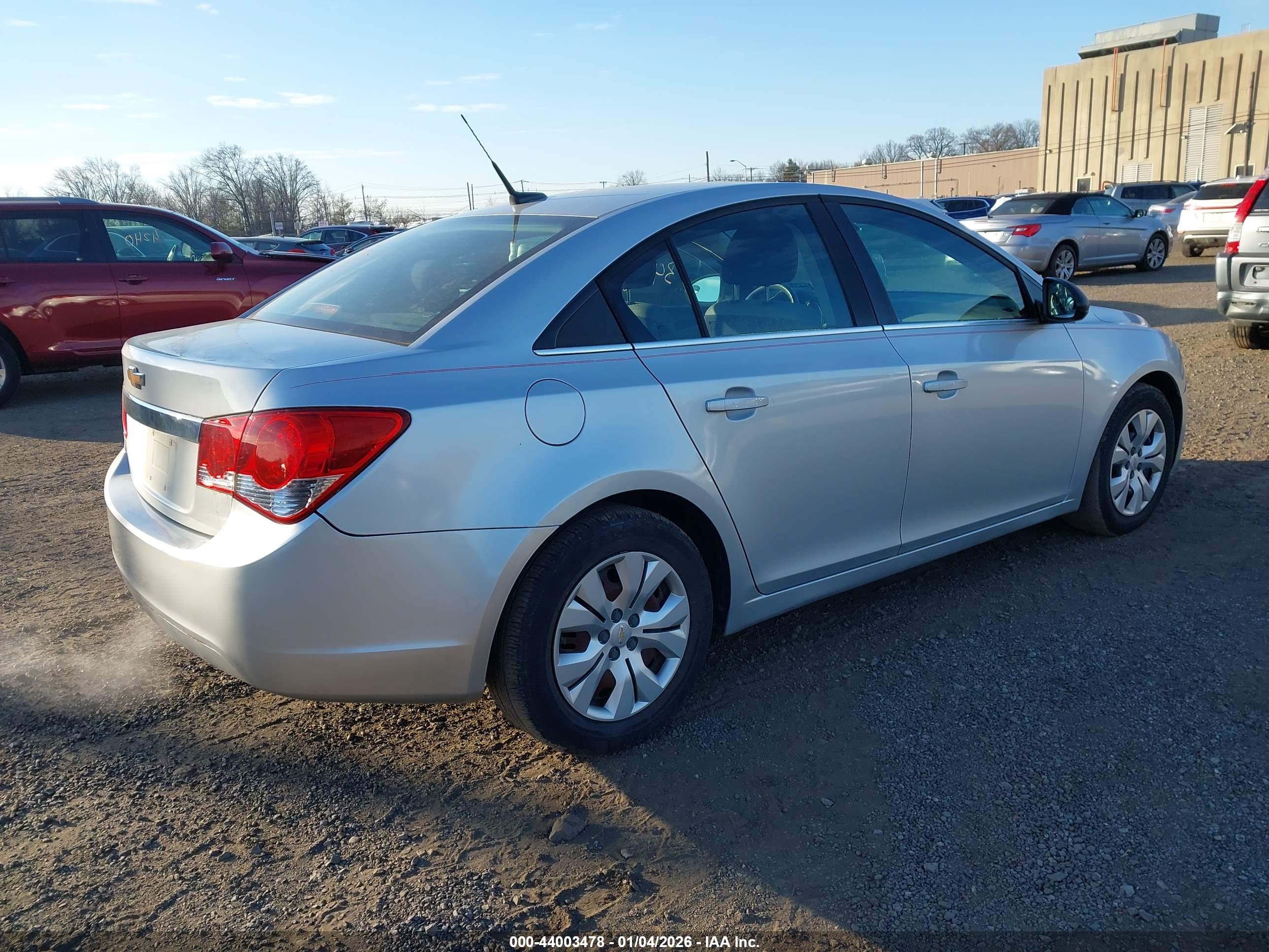 CHEVROLET CRUZE image 4