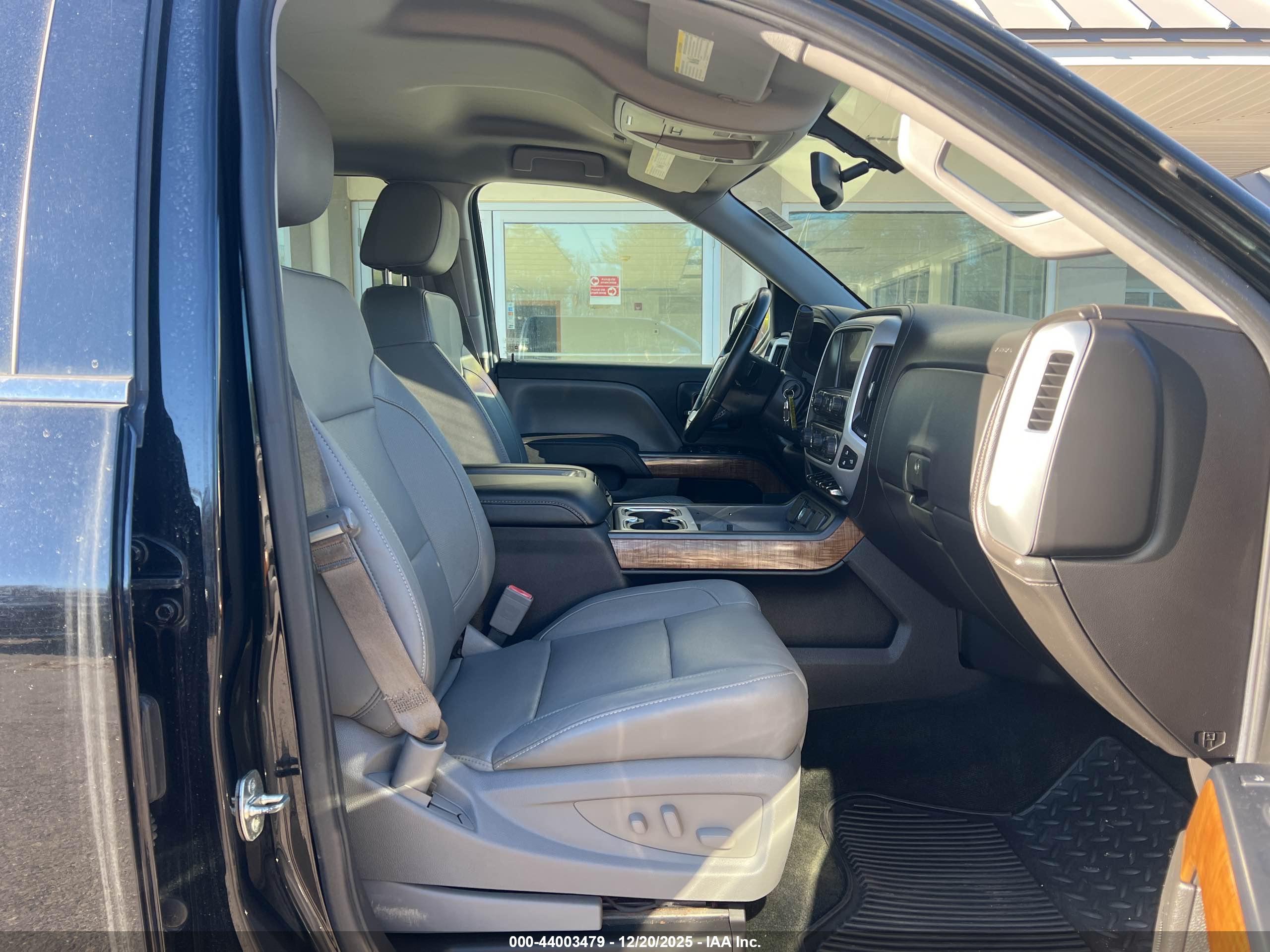 GMC SIERRA image 5