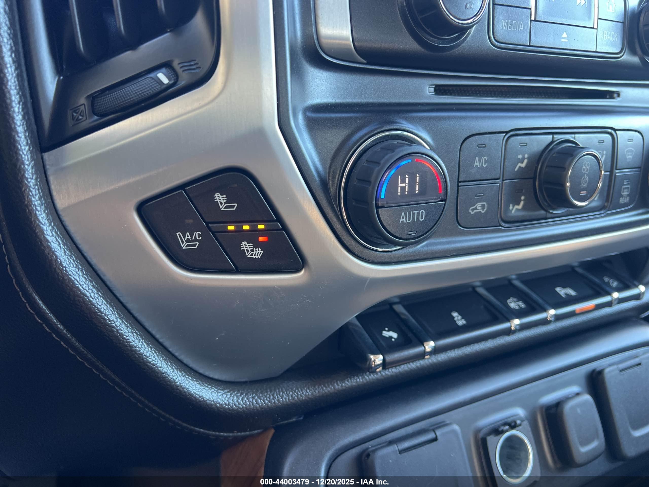 GMC SIERRA image 6