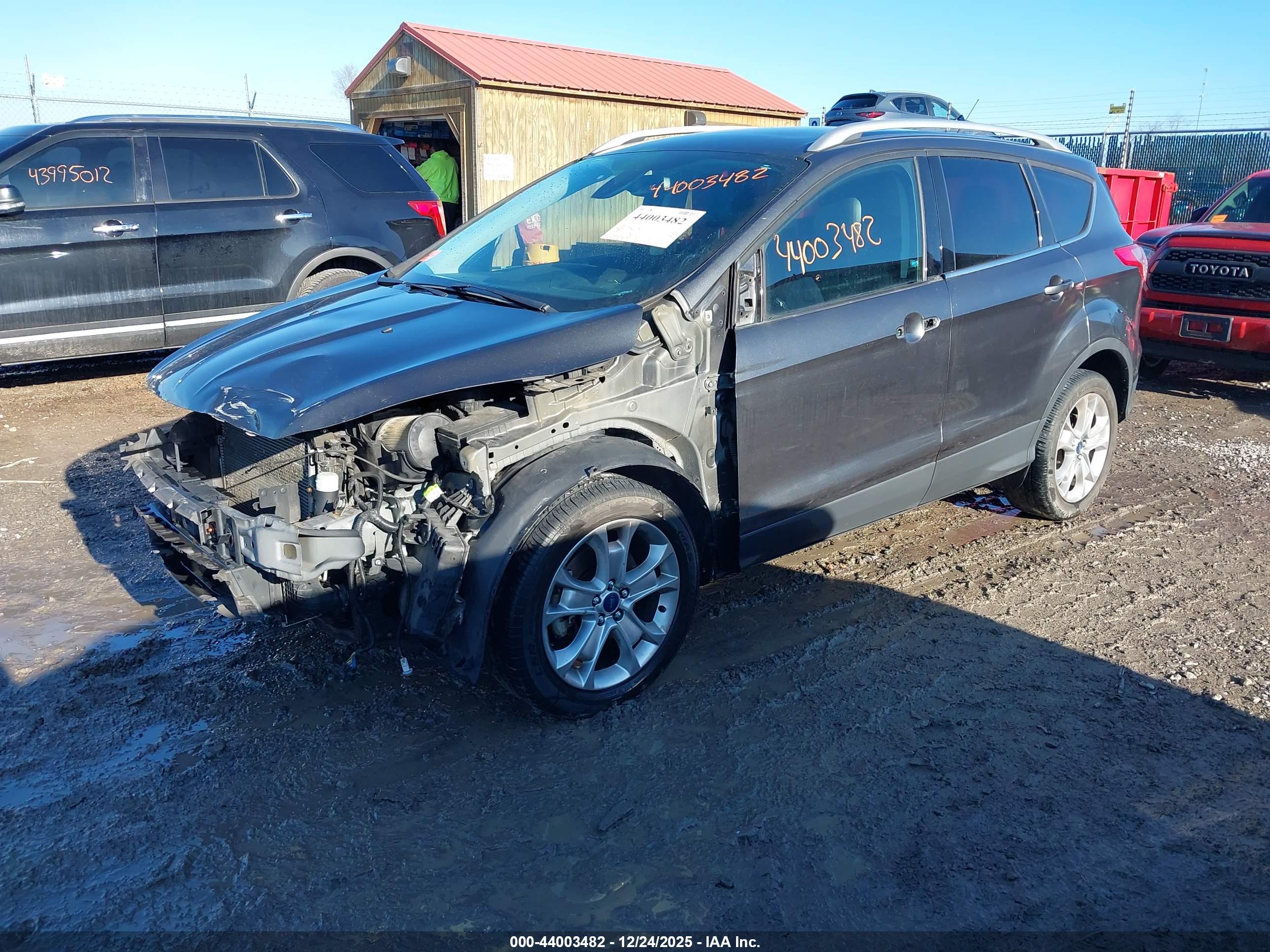 FORD ESCAPE image 2