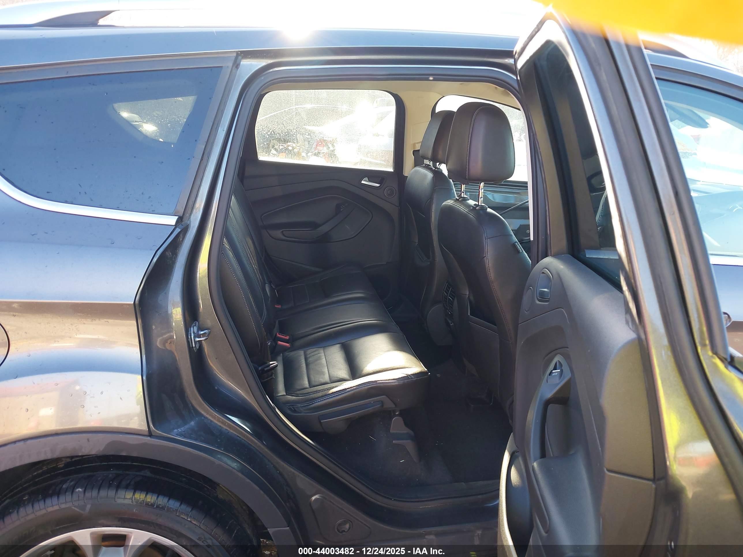 FORD ESCAPE image 8