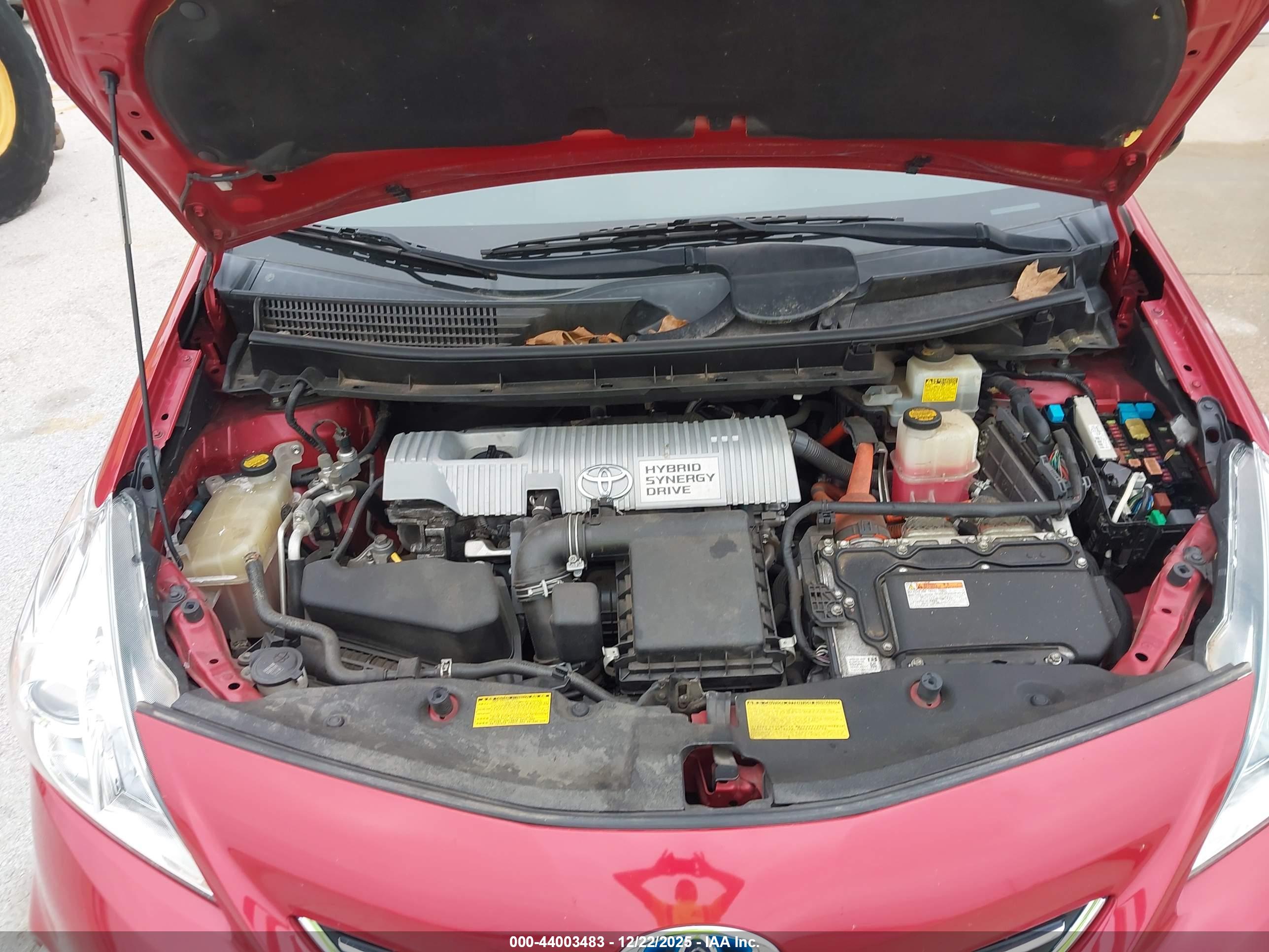 TOYOTA PRIUS image 10