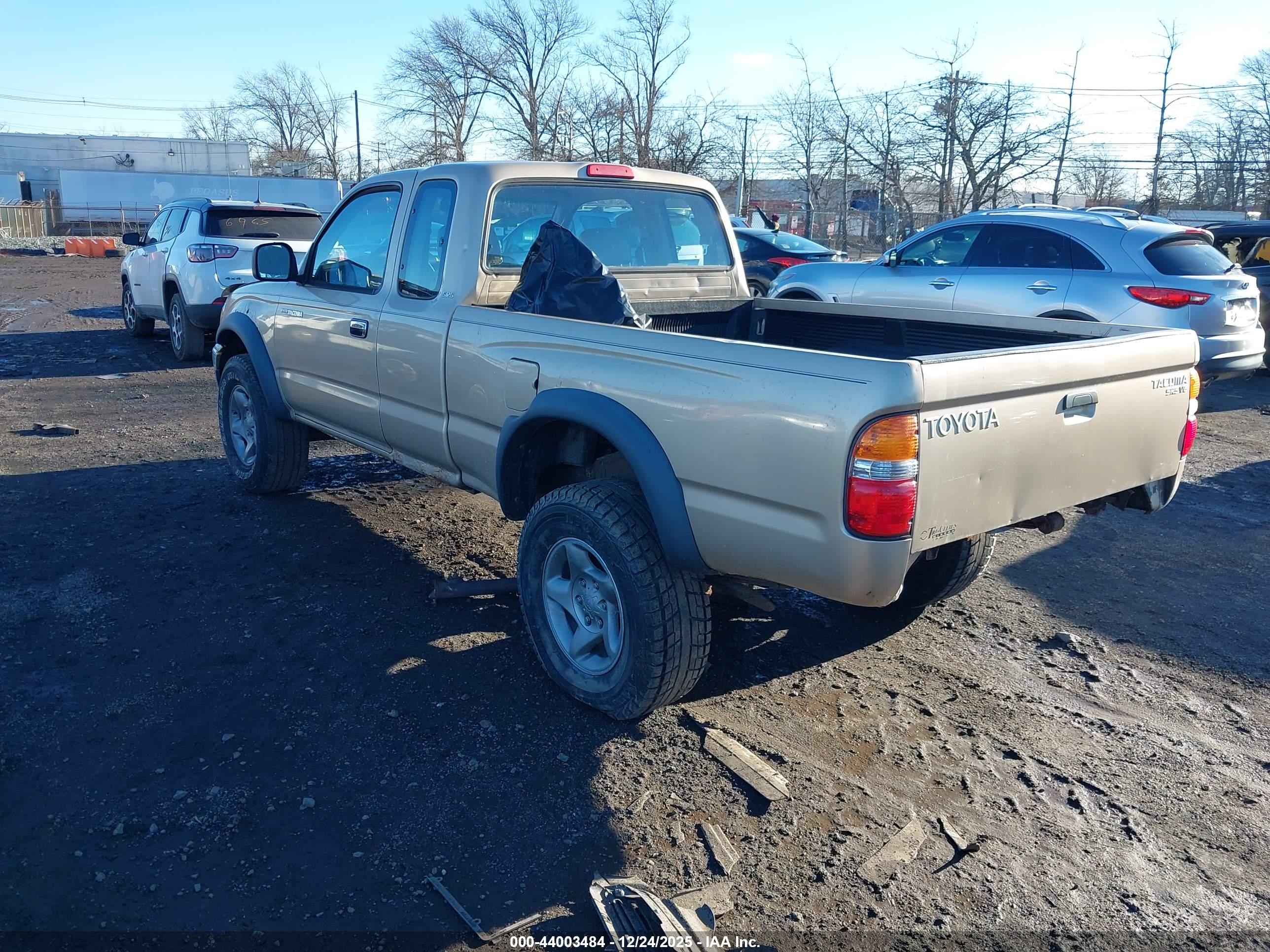 TOYOTA TACOMA image 3