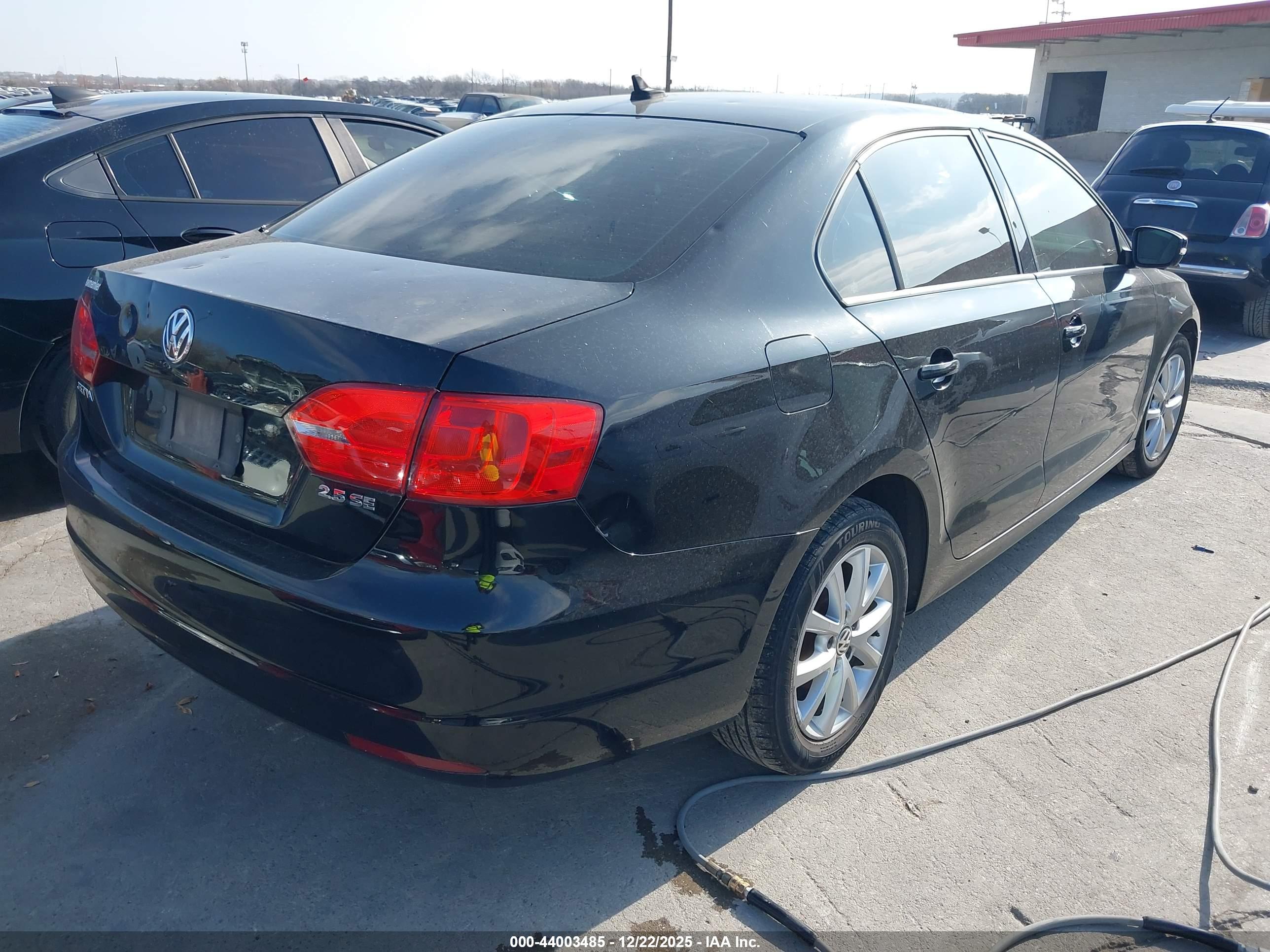 VOLKSWAGEN JETTA image 4