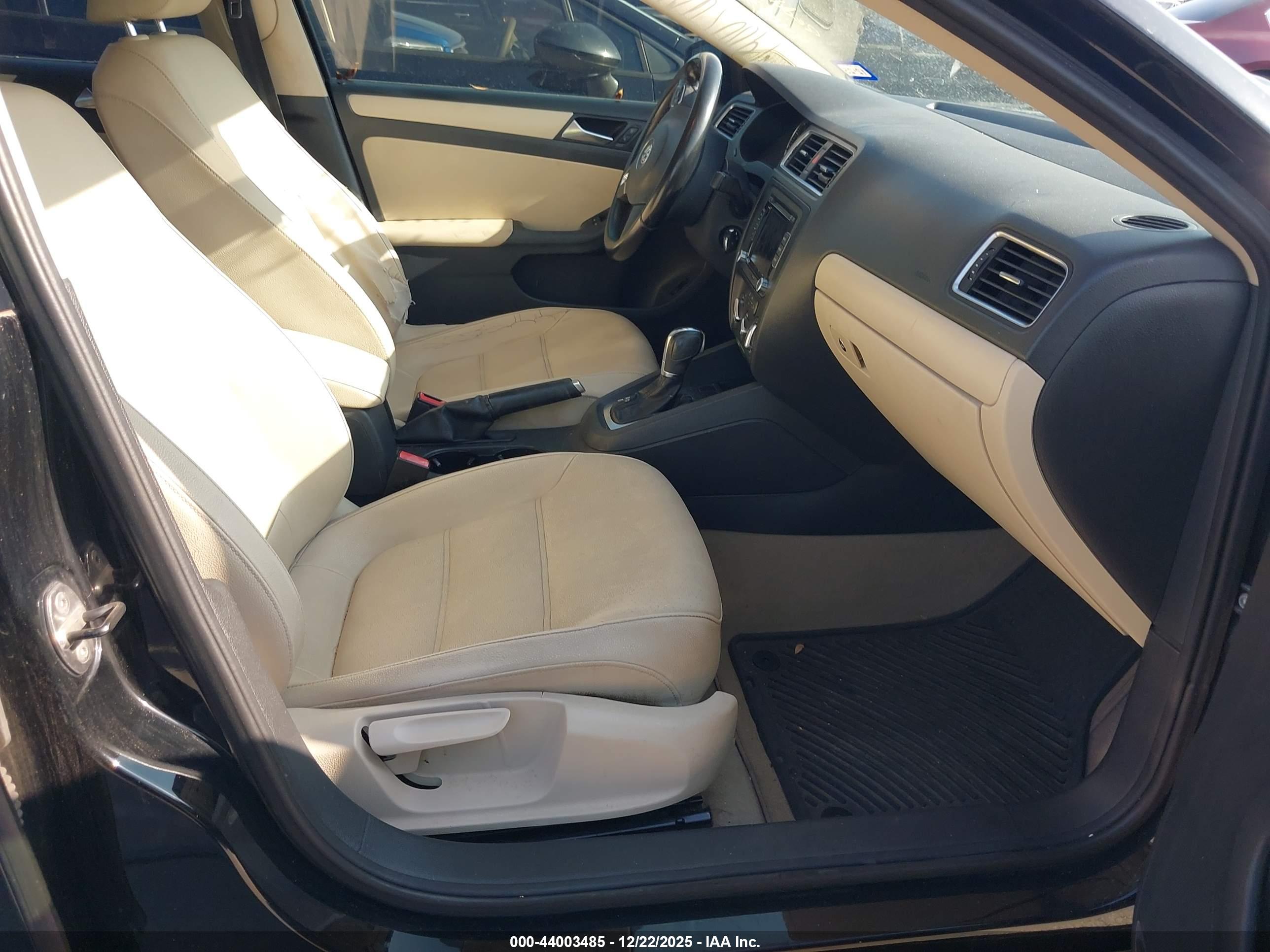 VOLKSWAGEN JETTA image 5
