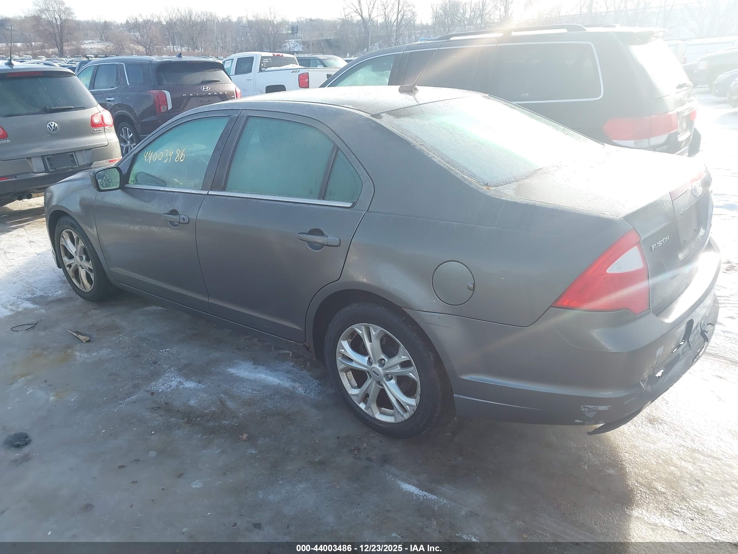 FORD FUSION image 3
