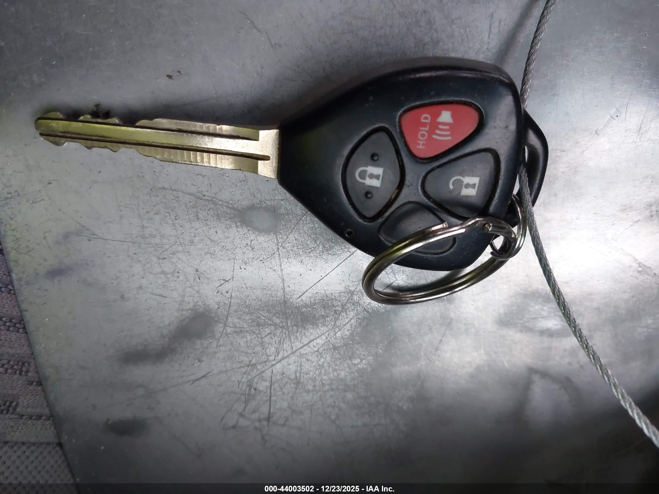 TOYOTA RAV4 image 11