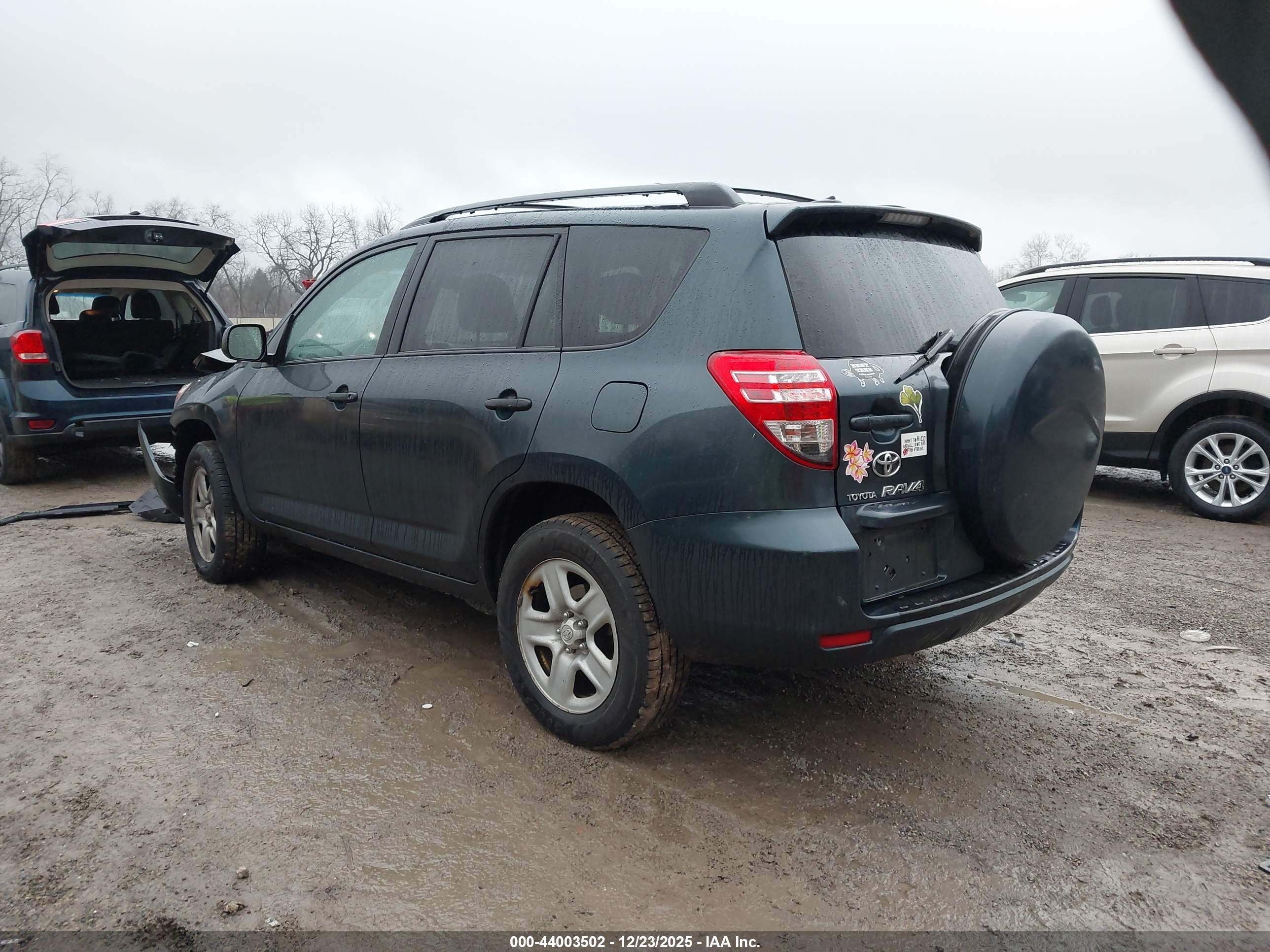 TOYOTA RAV4 image 3