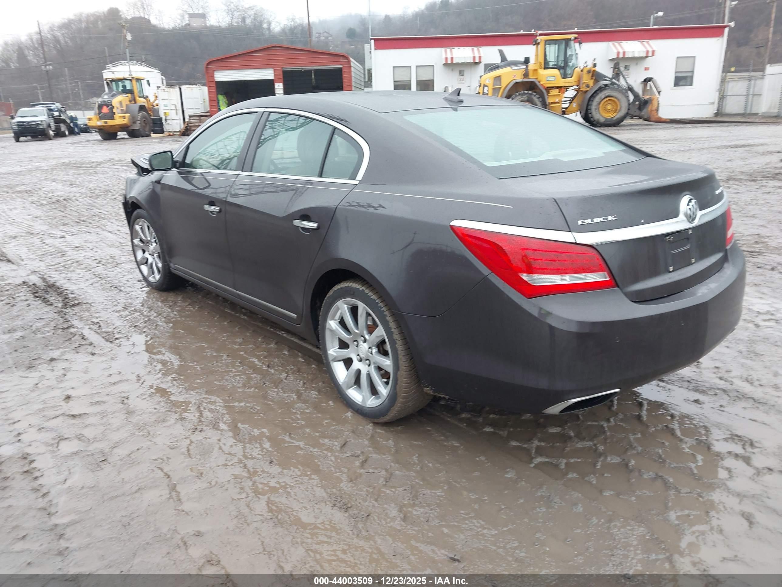 BUICK LACROSSE image 3