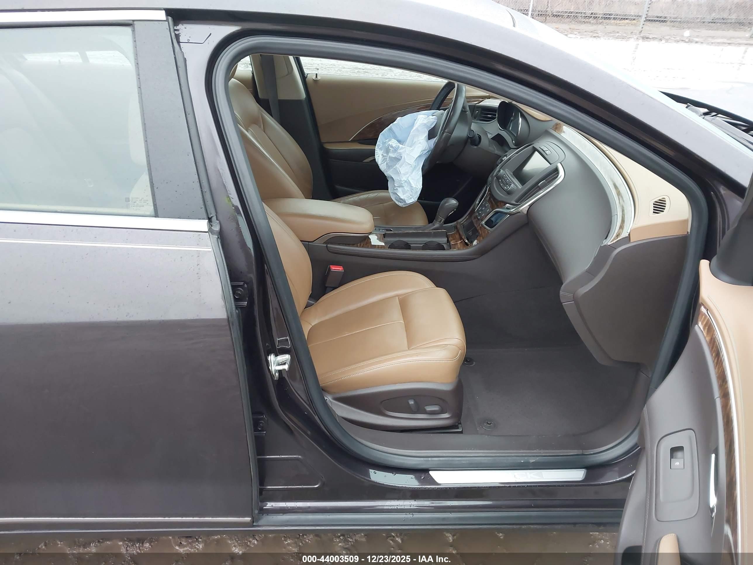 BUICK LACROSSE image 5