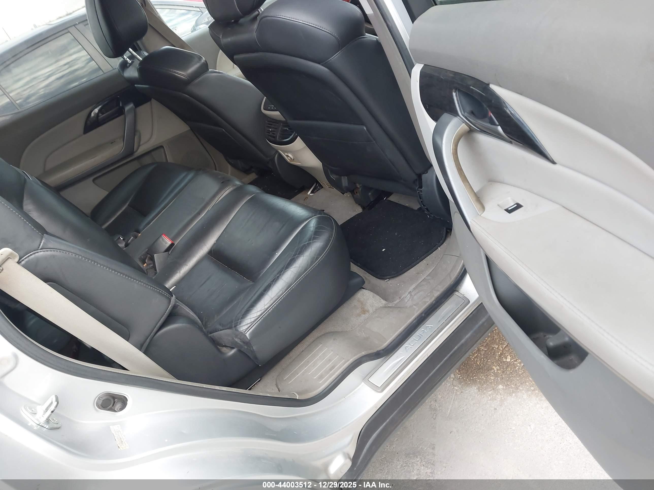 ACURA MDX image 8