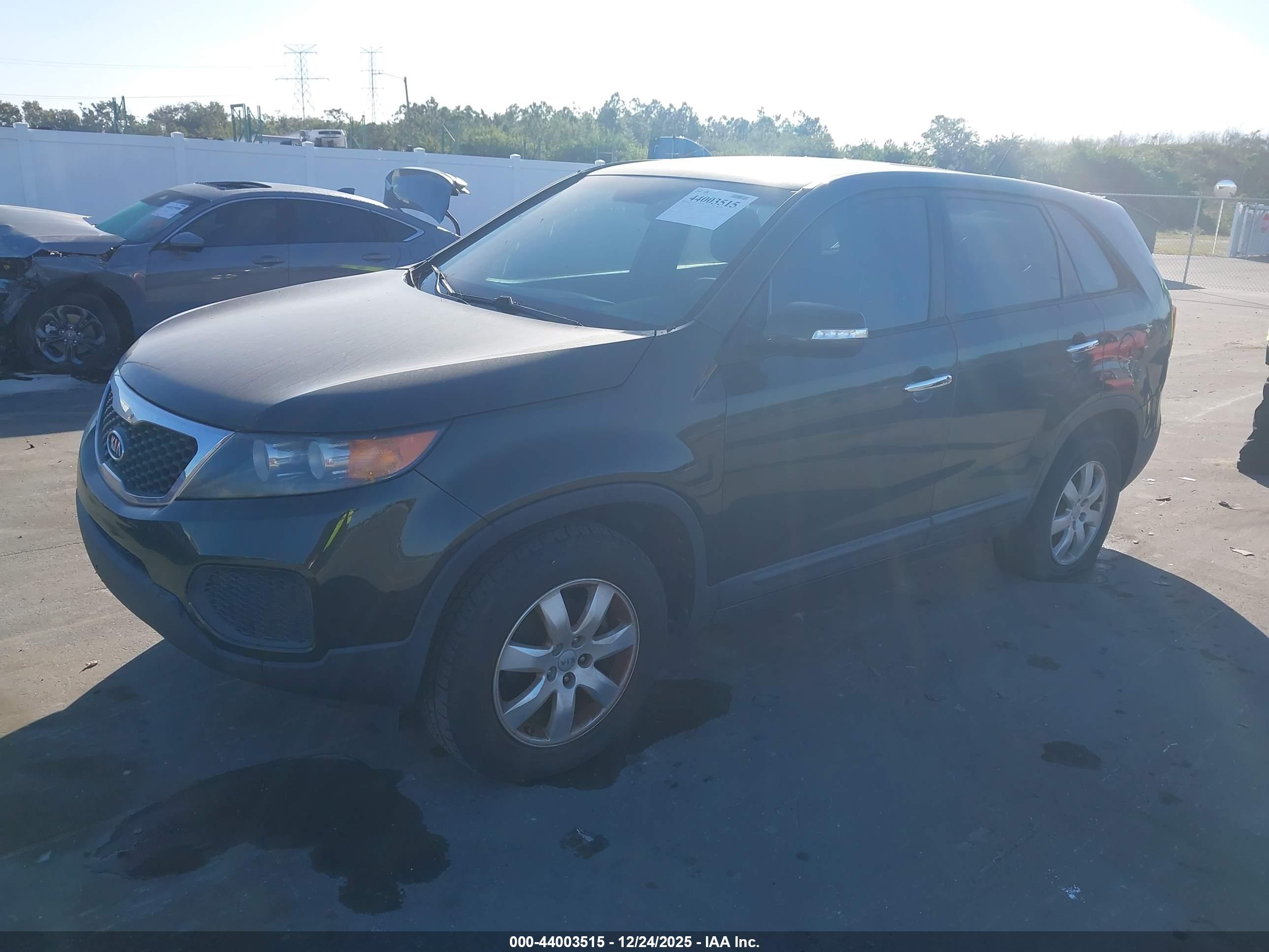 KIA SORENTO image 2