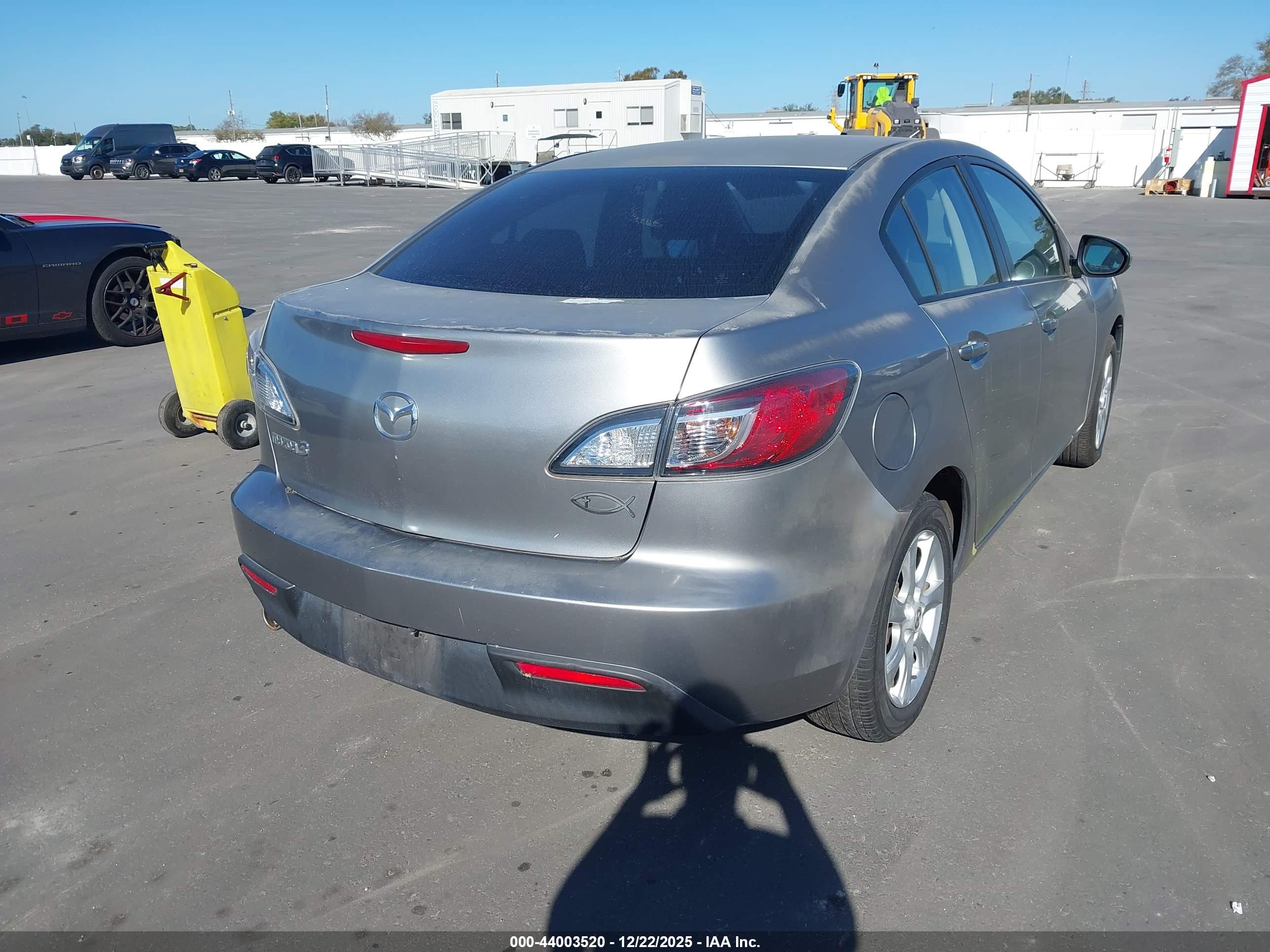MAZDA MAZDA3 image 4