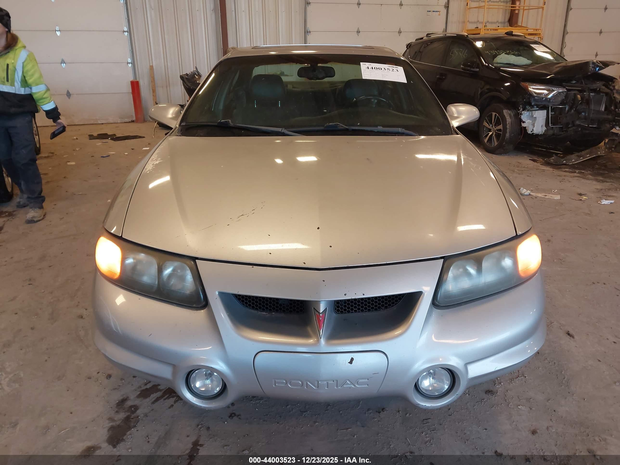 PONTIAC BONNEVILLE image 6