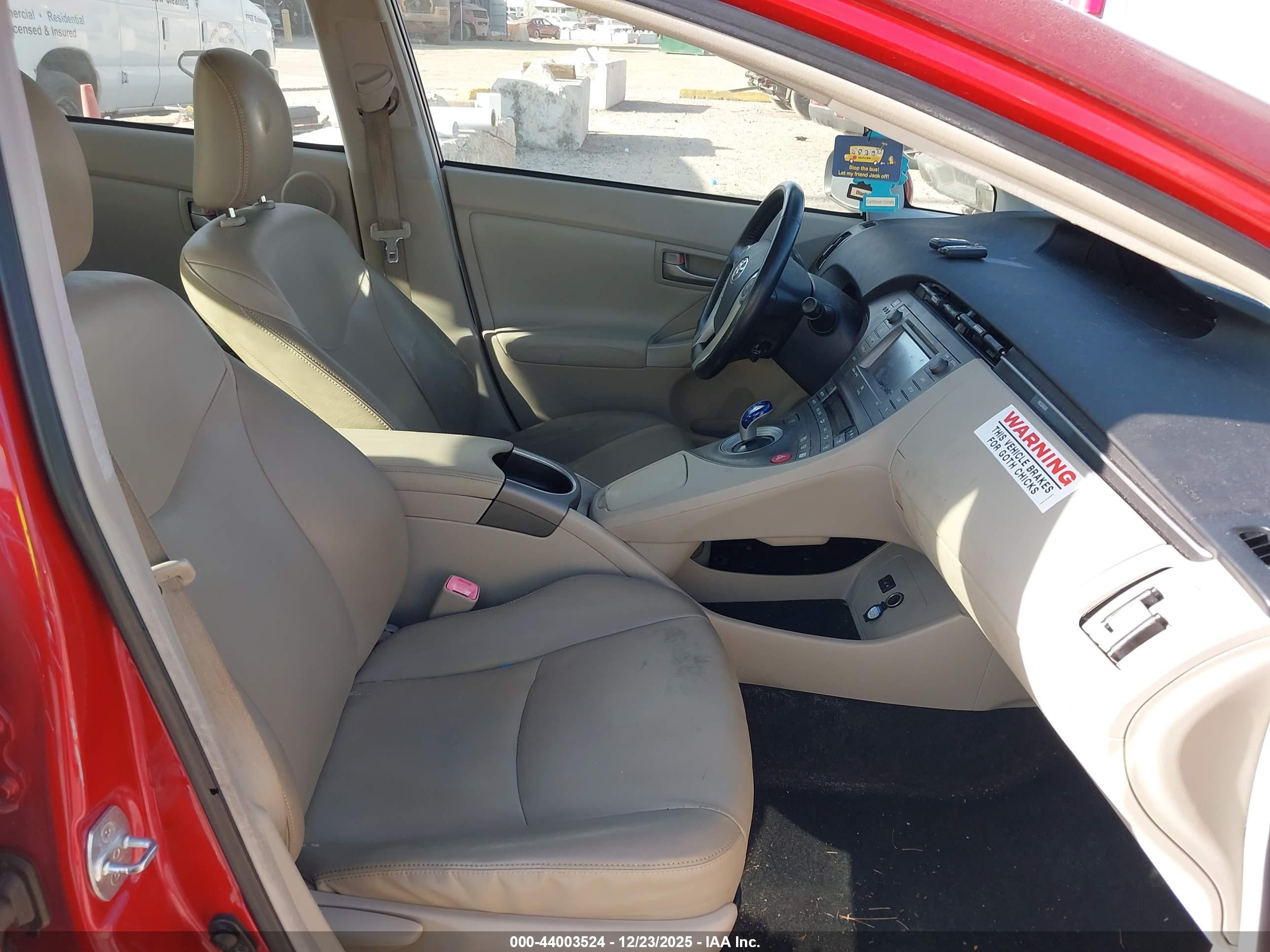 TOYOTA PRIUS image 5