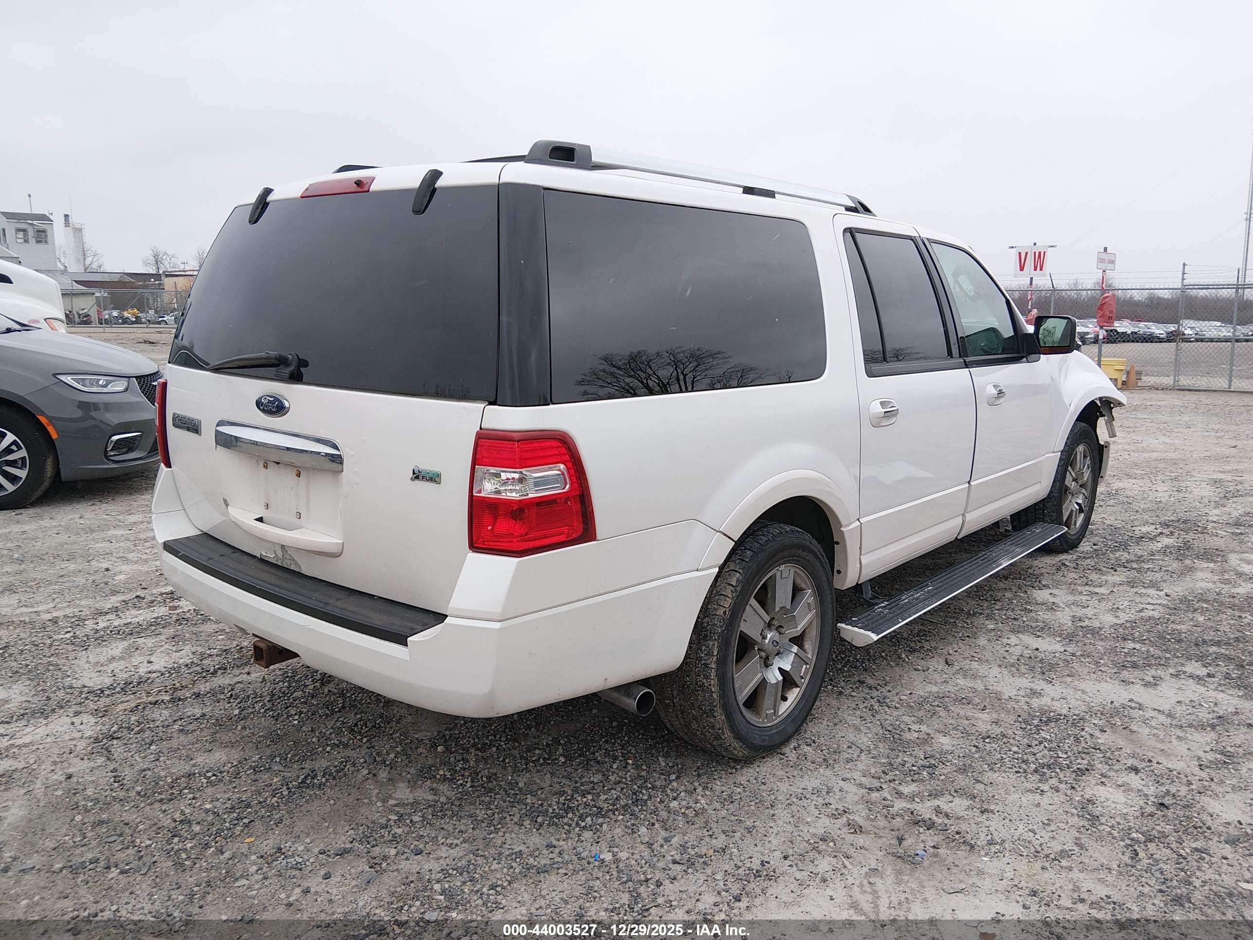 FORD EXPEDITION image 4