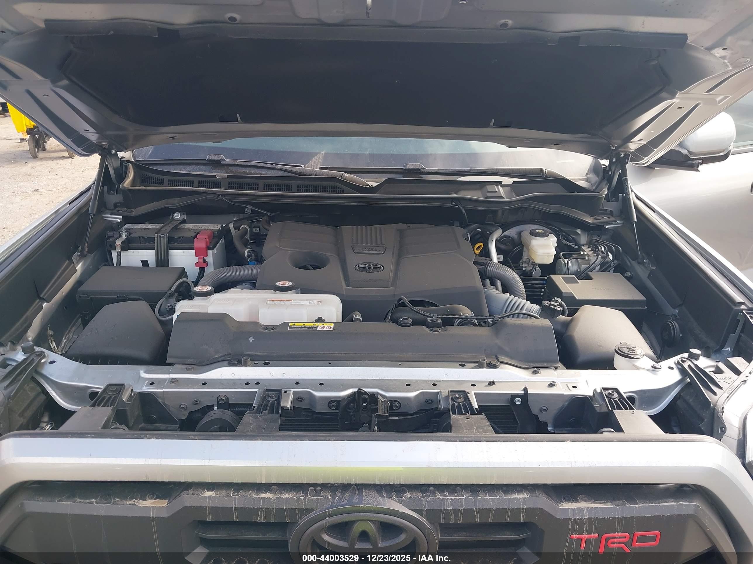TOYOTA TUNDRA image 10