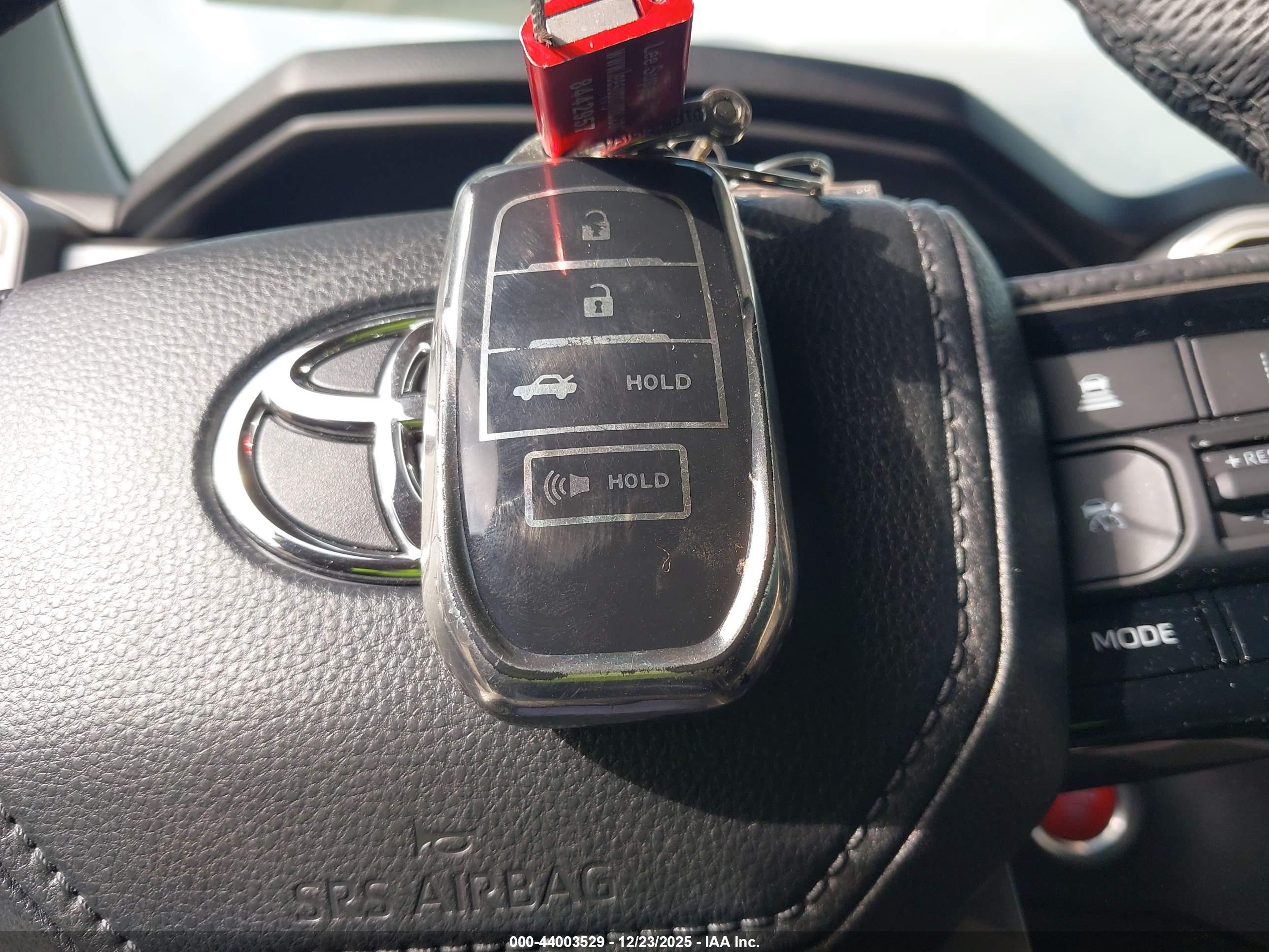 TOYOTA TUNDRA image 11
