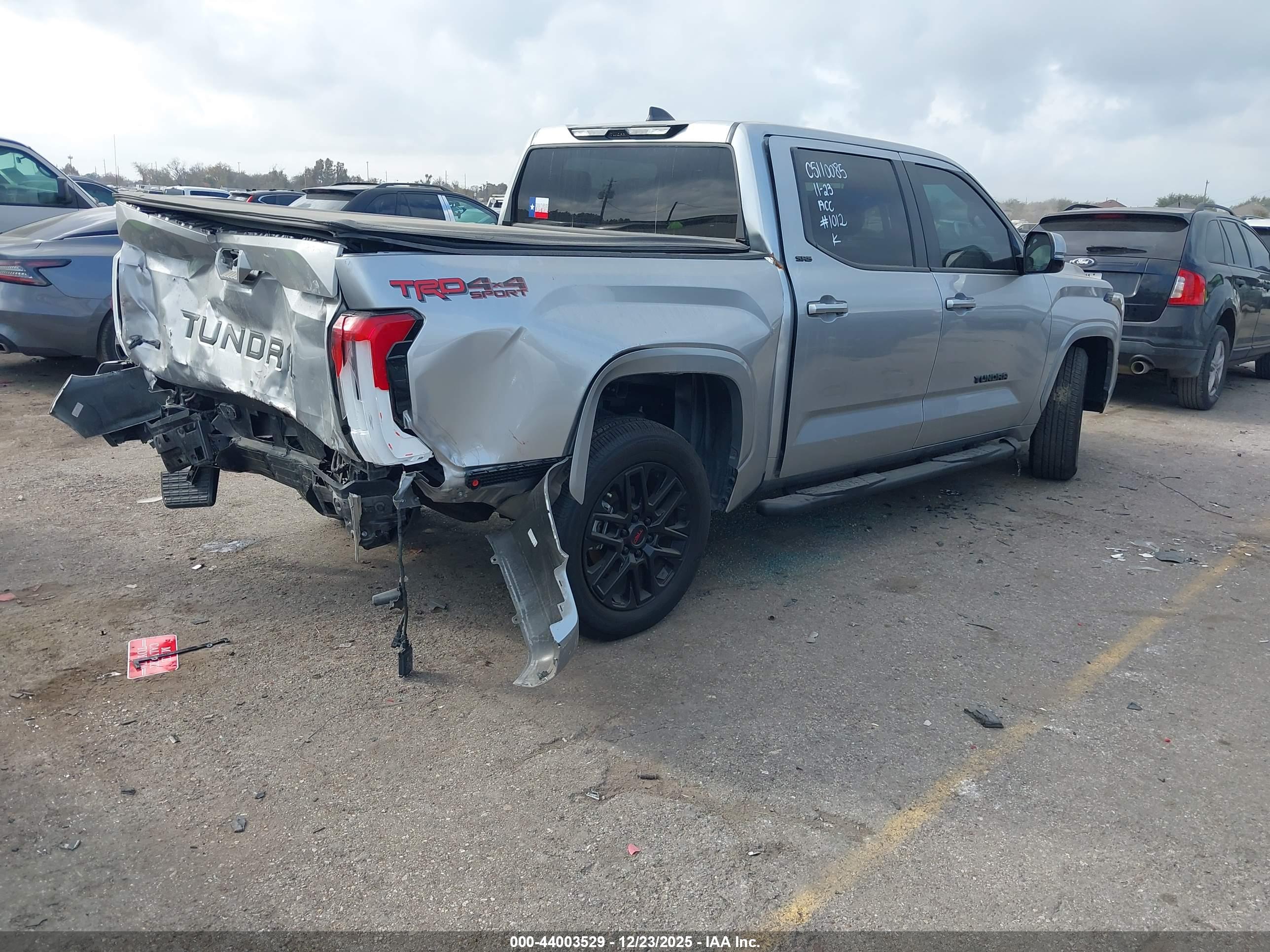 TOYOTA TUNDRA image 4