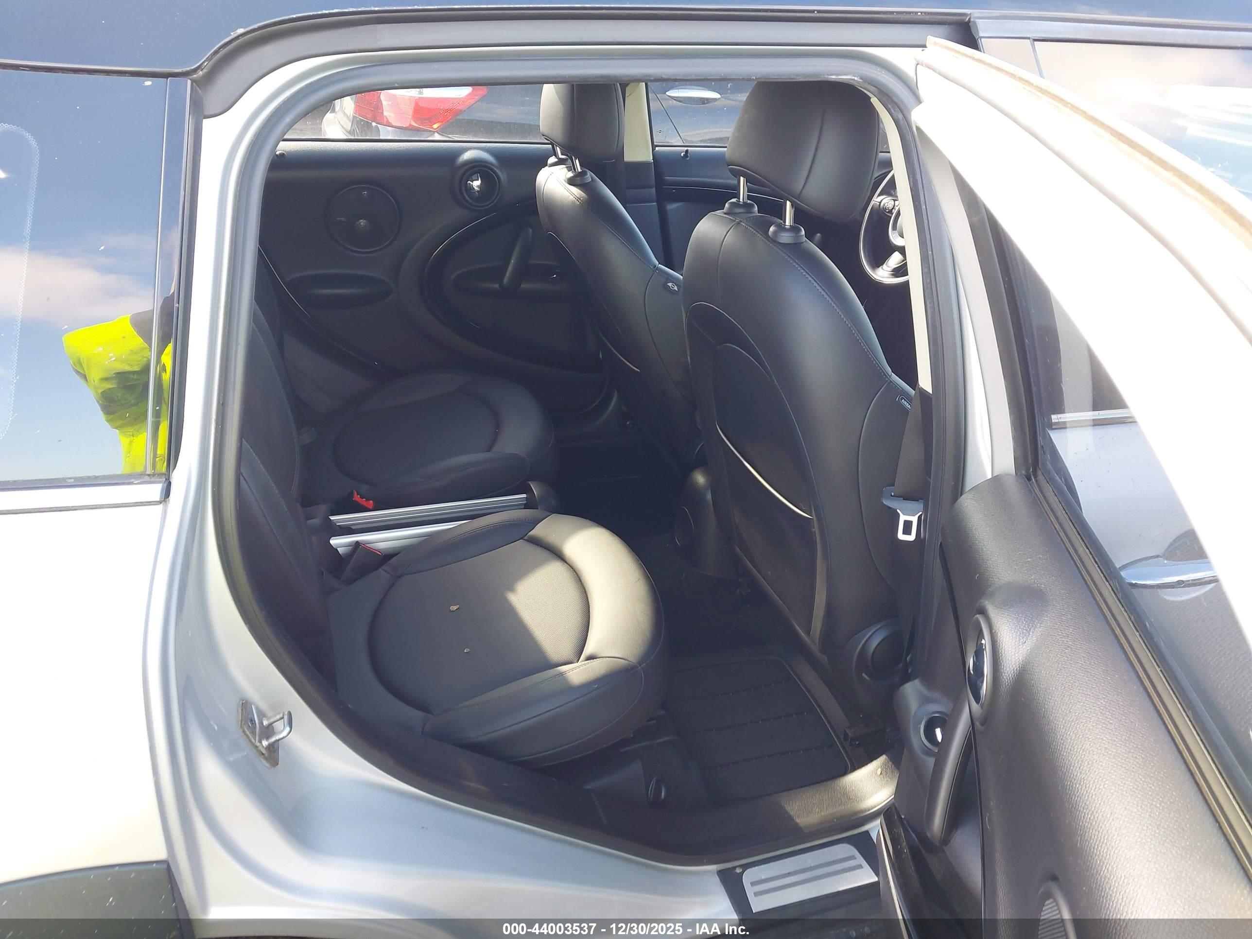MINI COOPER image 8