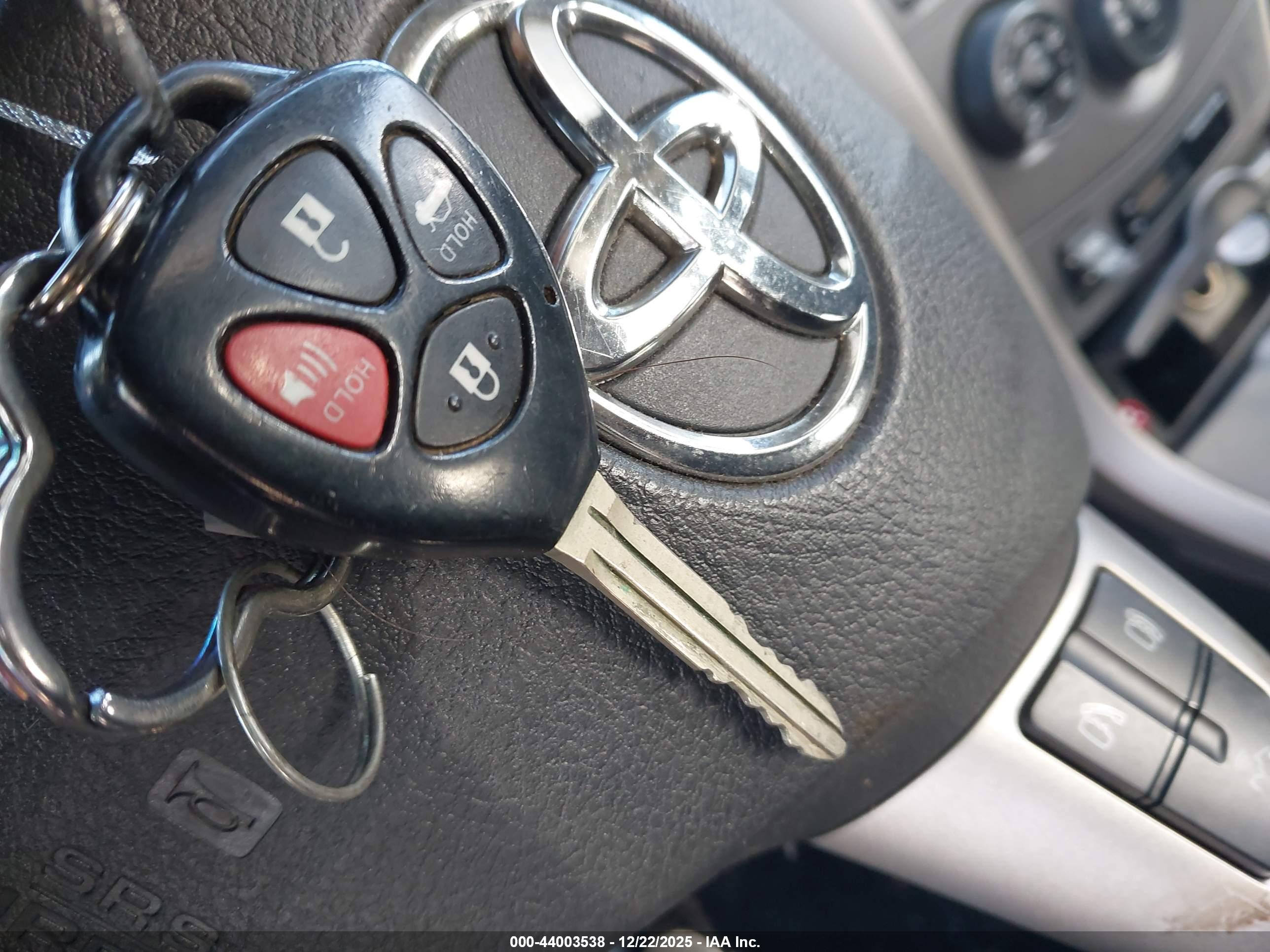TOYOTA COROLLA image 11
