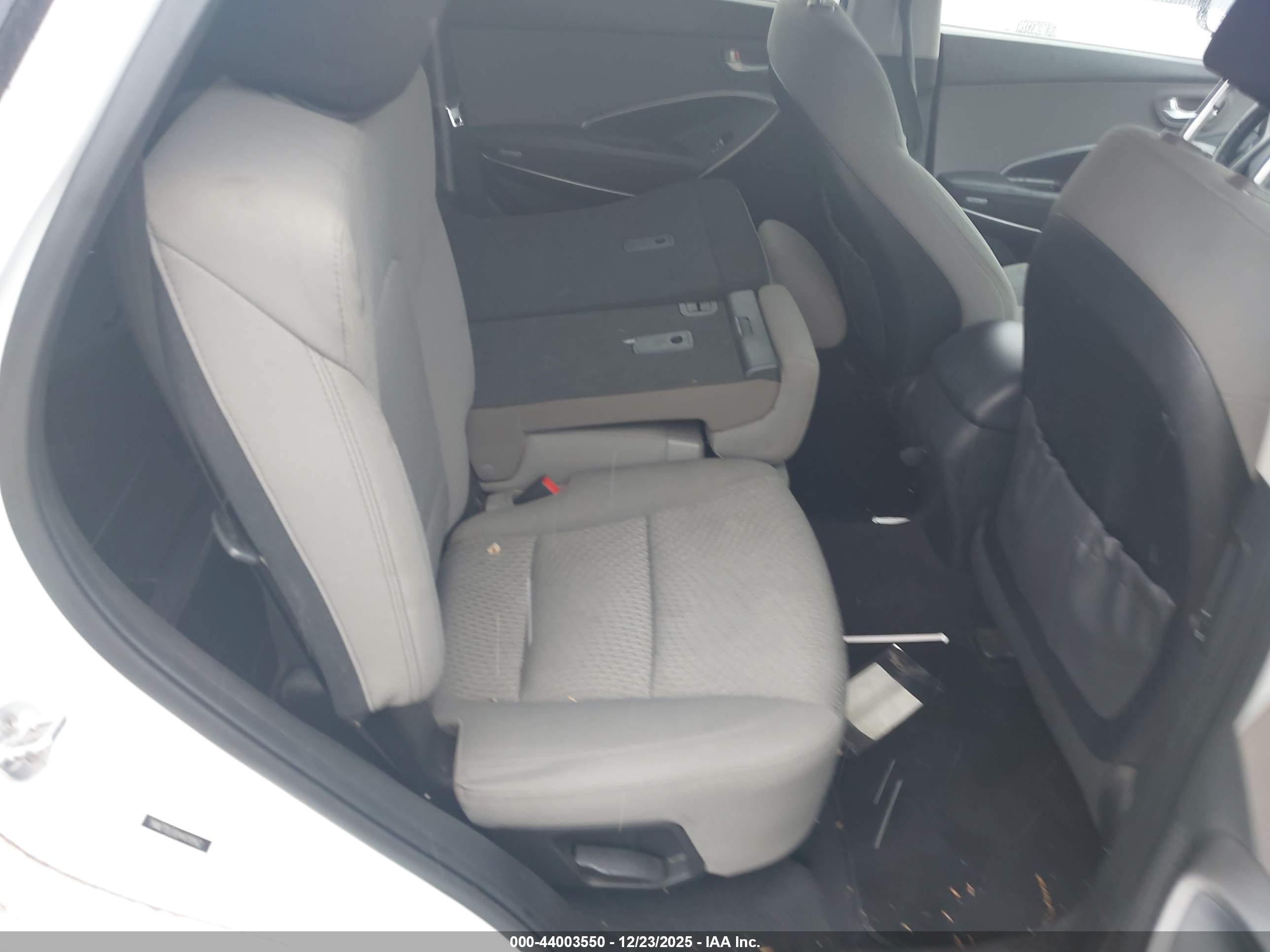 HYUNDAI SANTA image 8