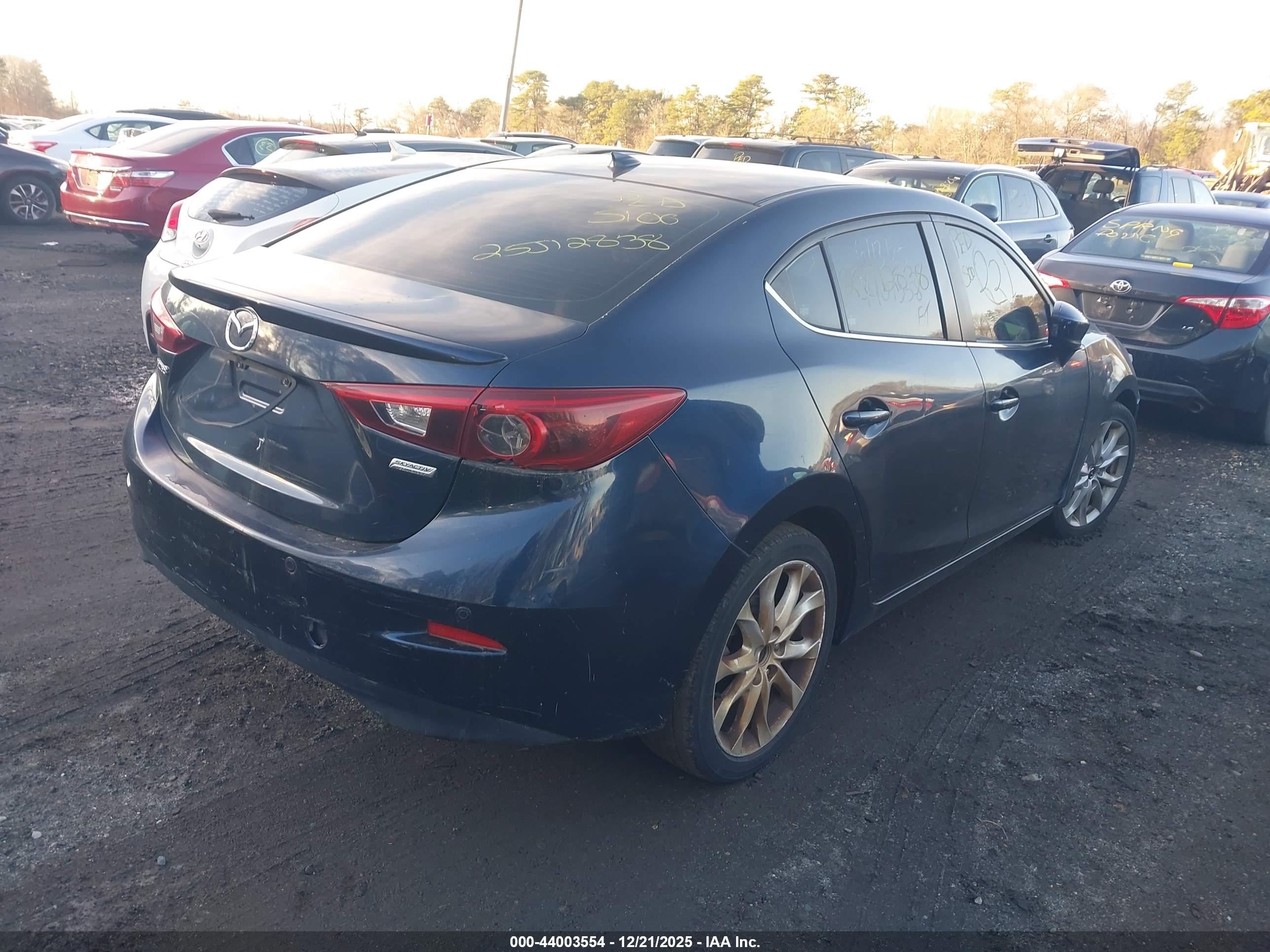 MAZDA MAZDA3 image 4