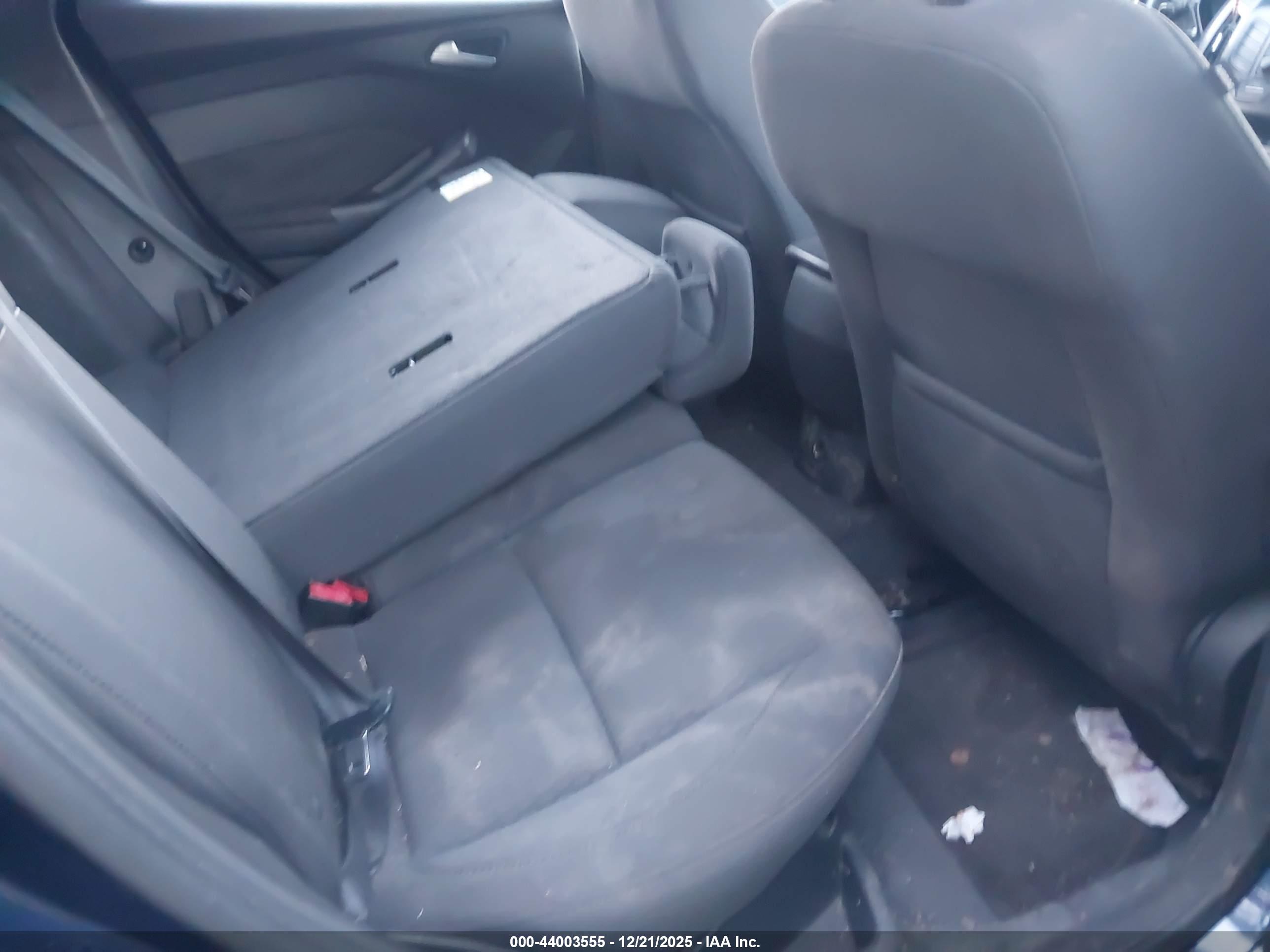 FORD FOCUS image 8