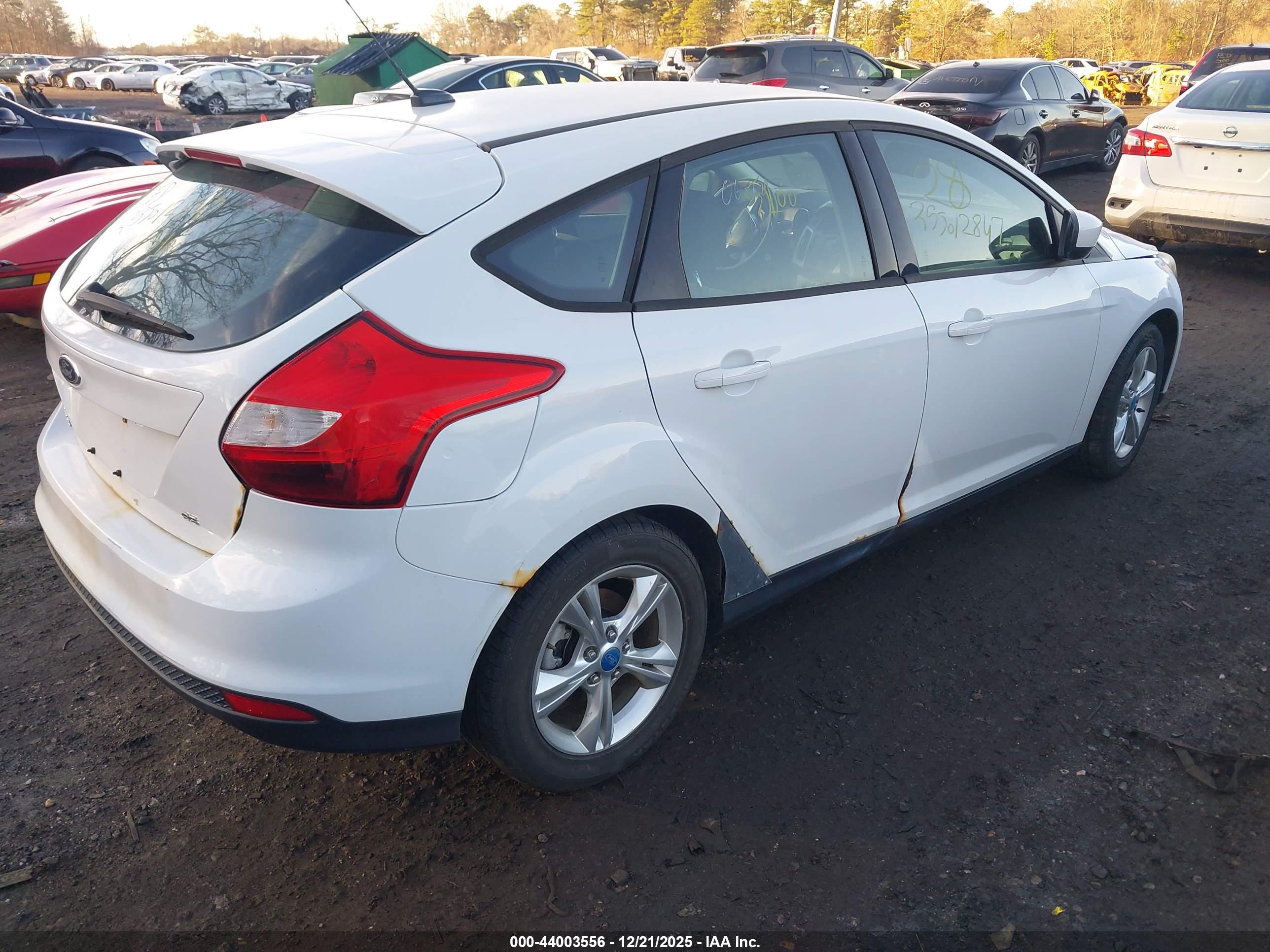 FORD FOCUS image 4