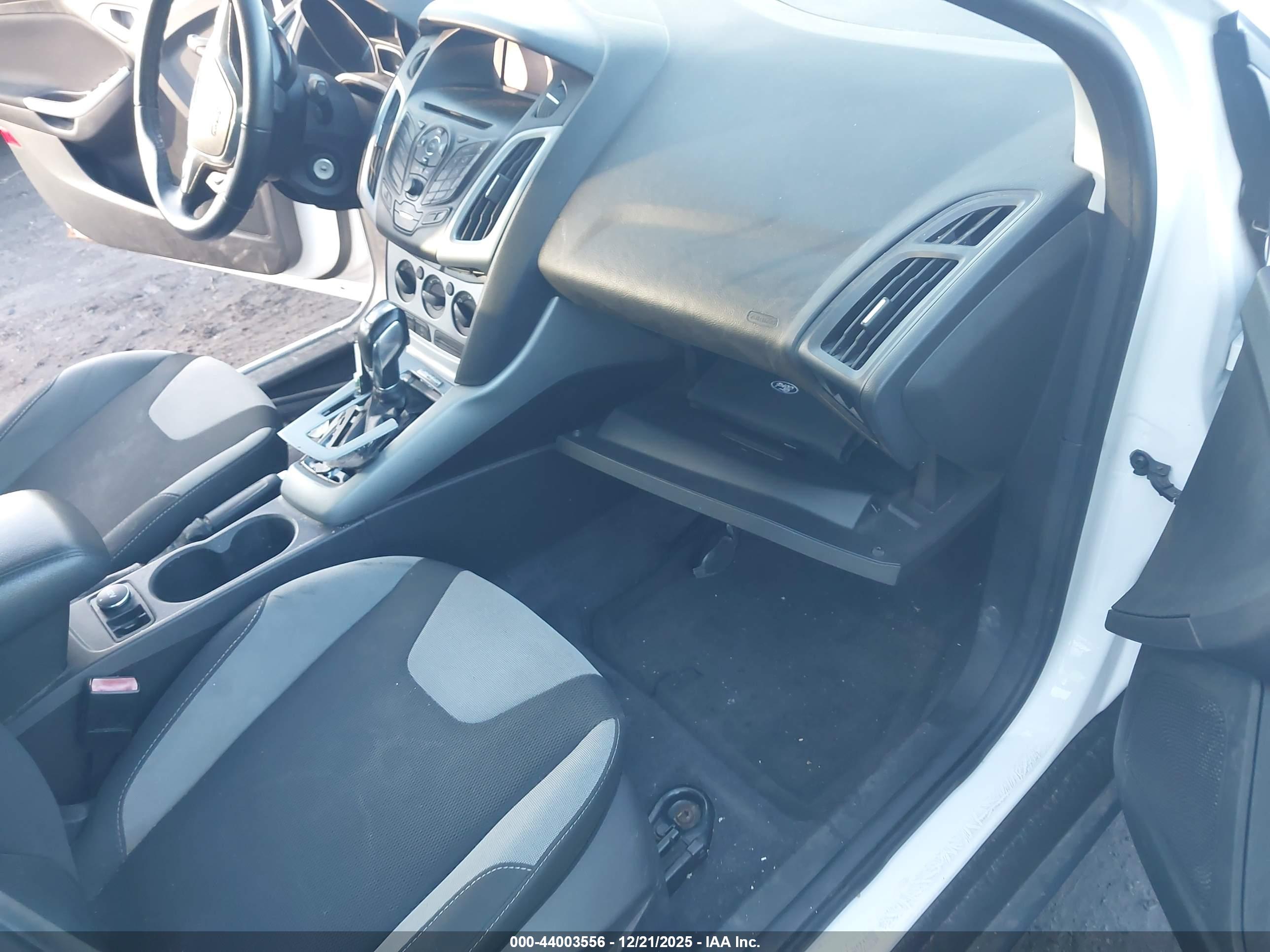 FORD FOCUS image 5