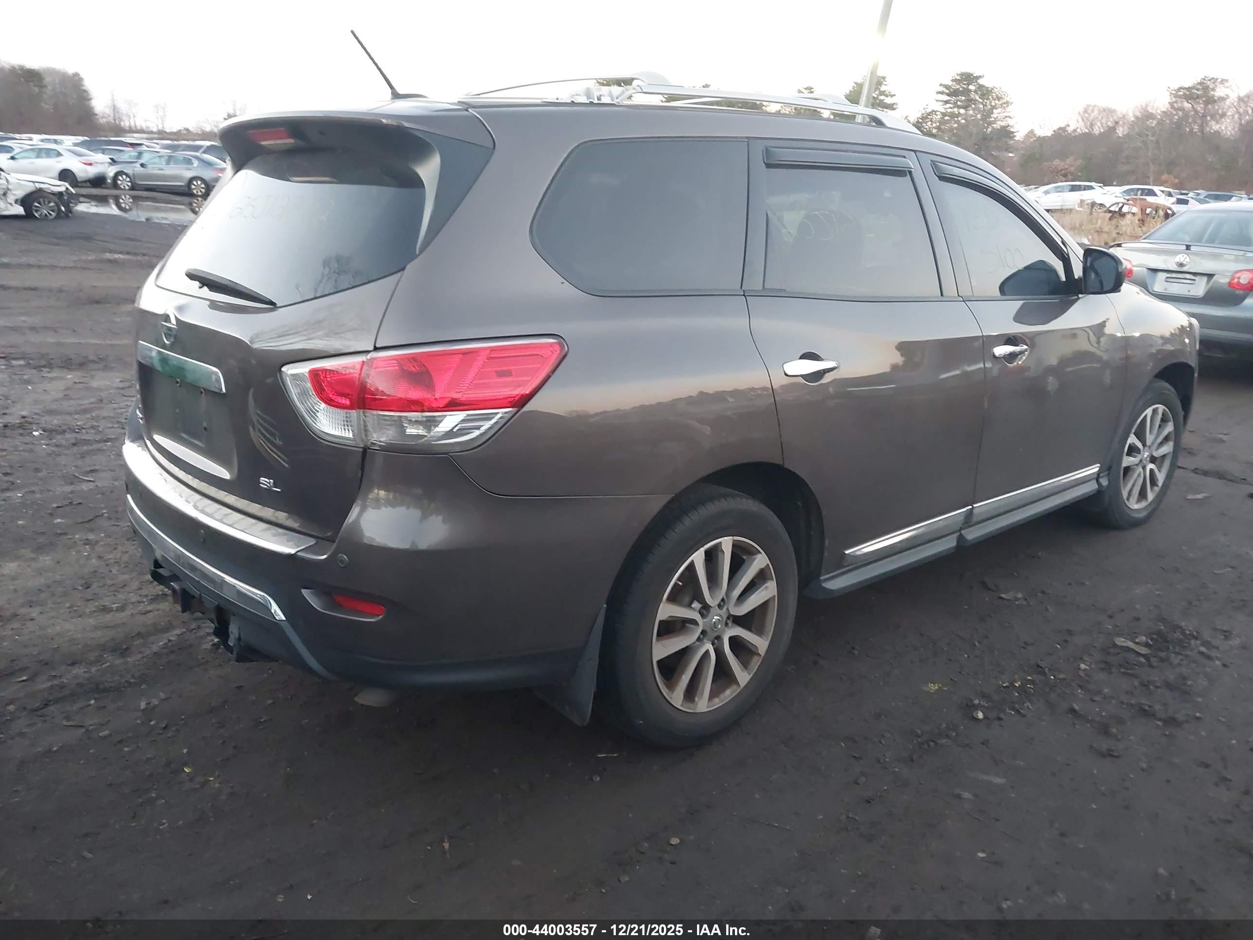 NISSAN PATHFINDER image 4