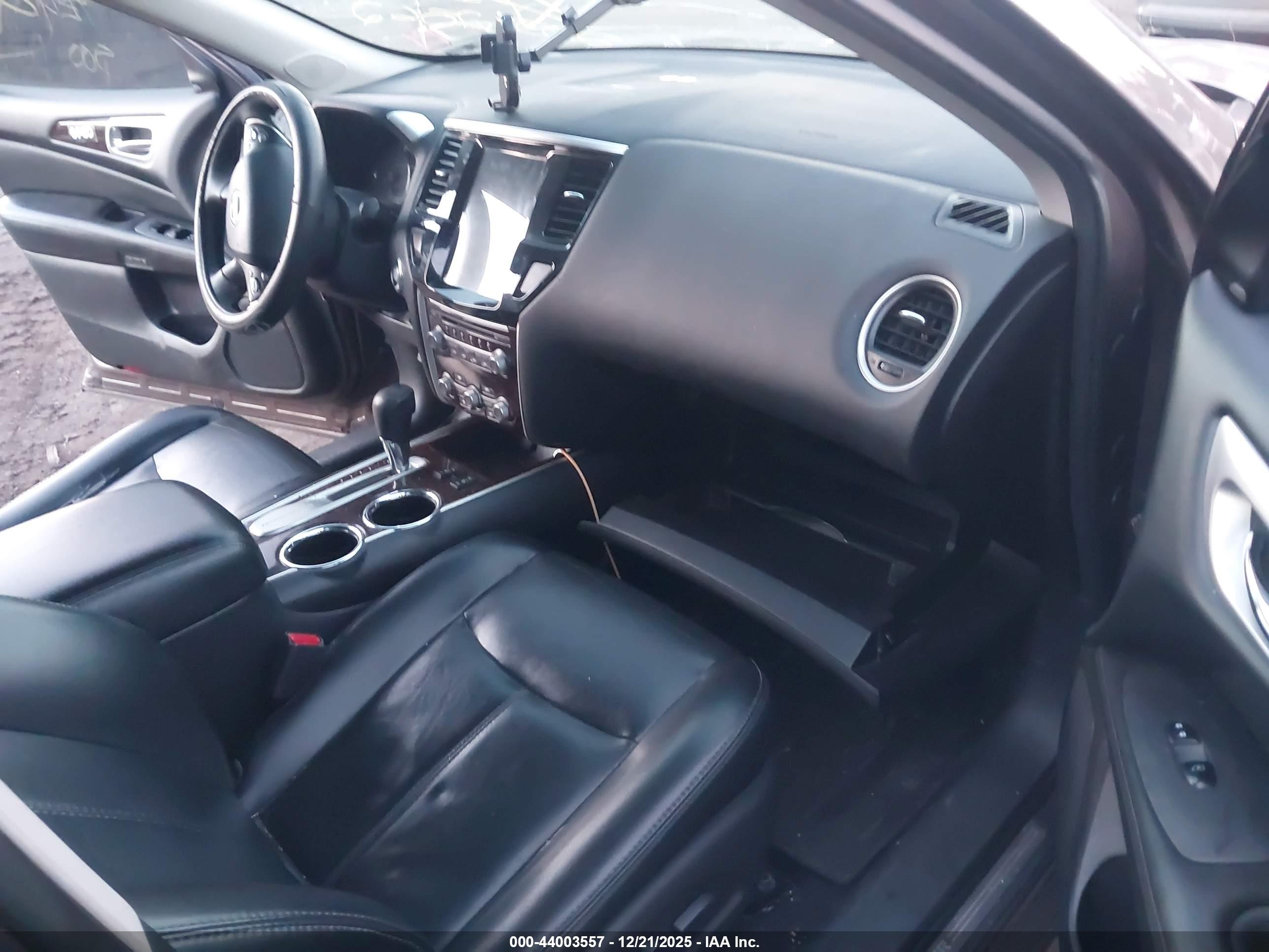 NISSAN PATHFINDER image 5