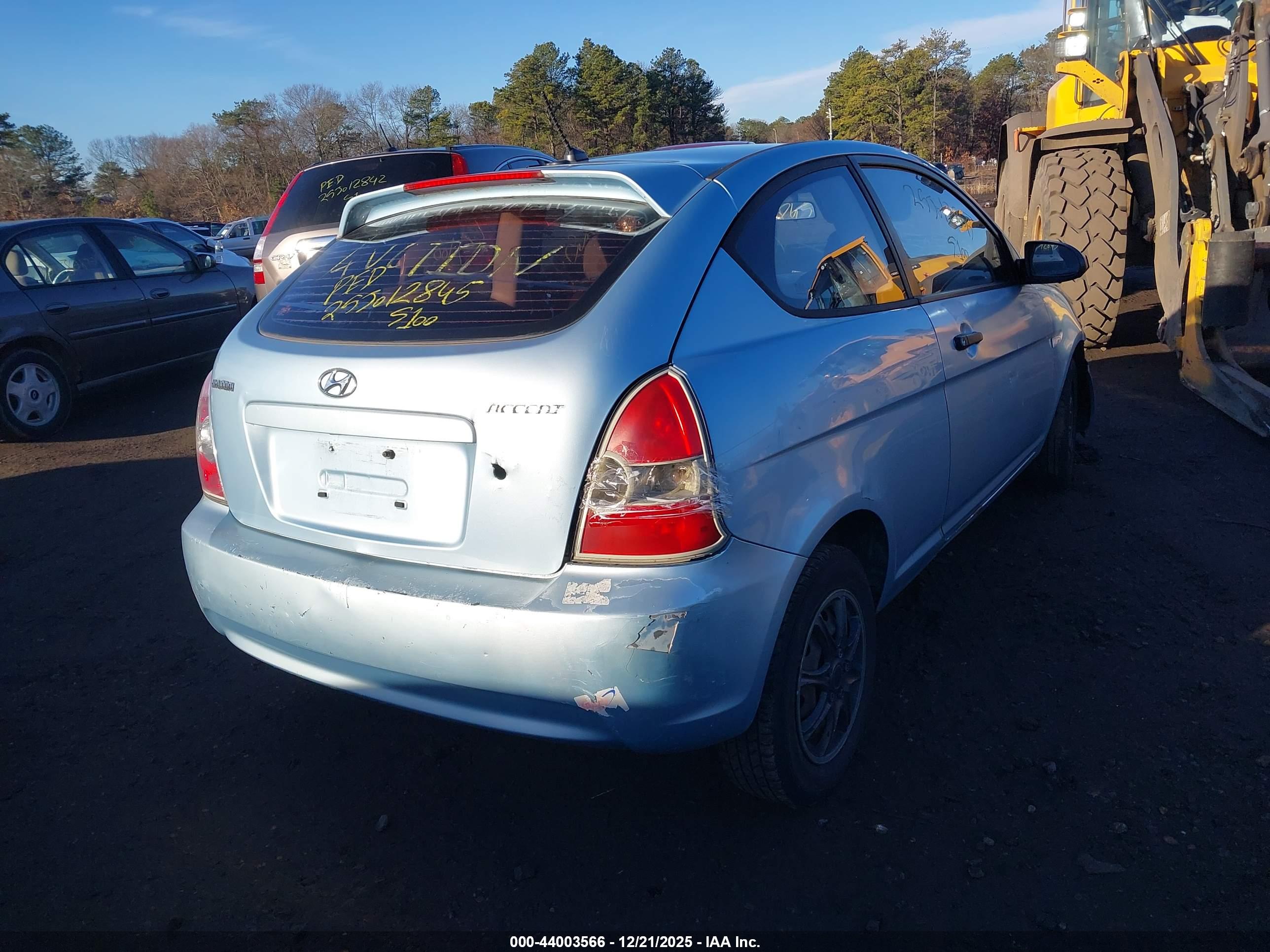 HYUNDAI ACCENT image 4