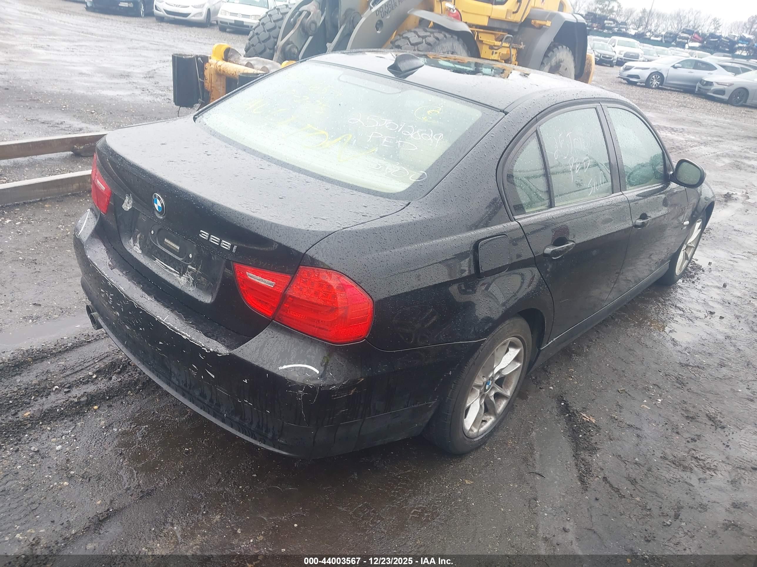 BMW 328I image 4
