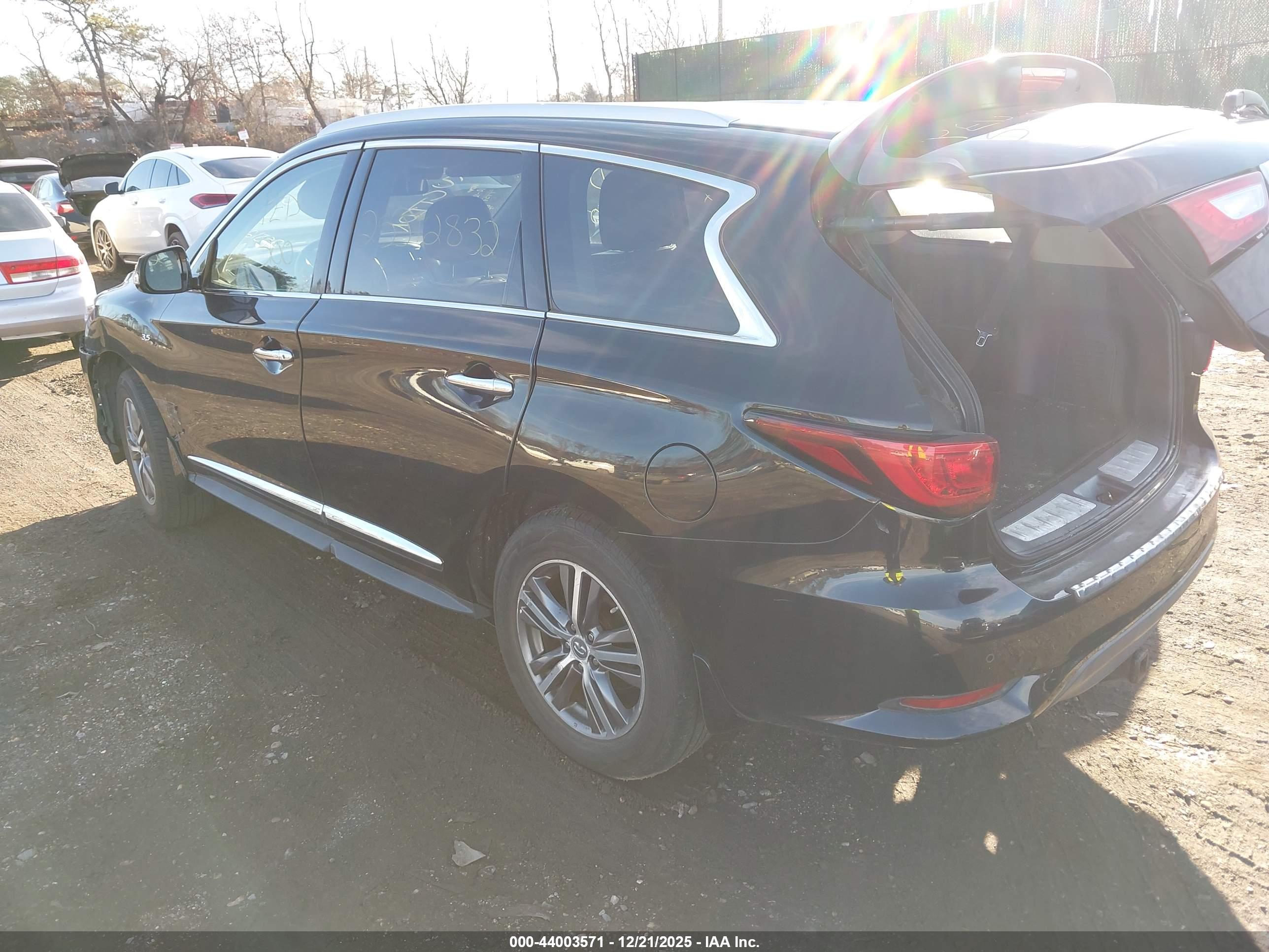 INFINITI QX60 image 3