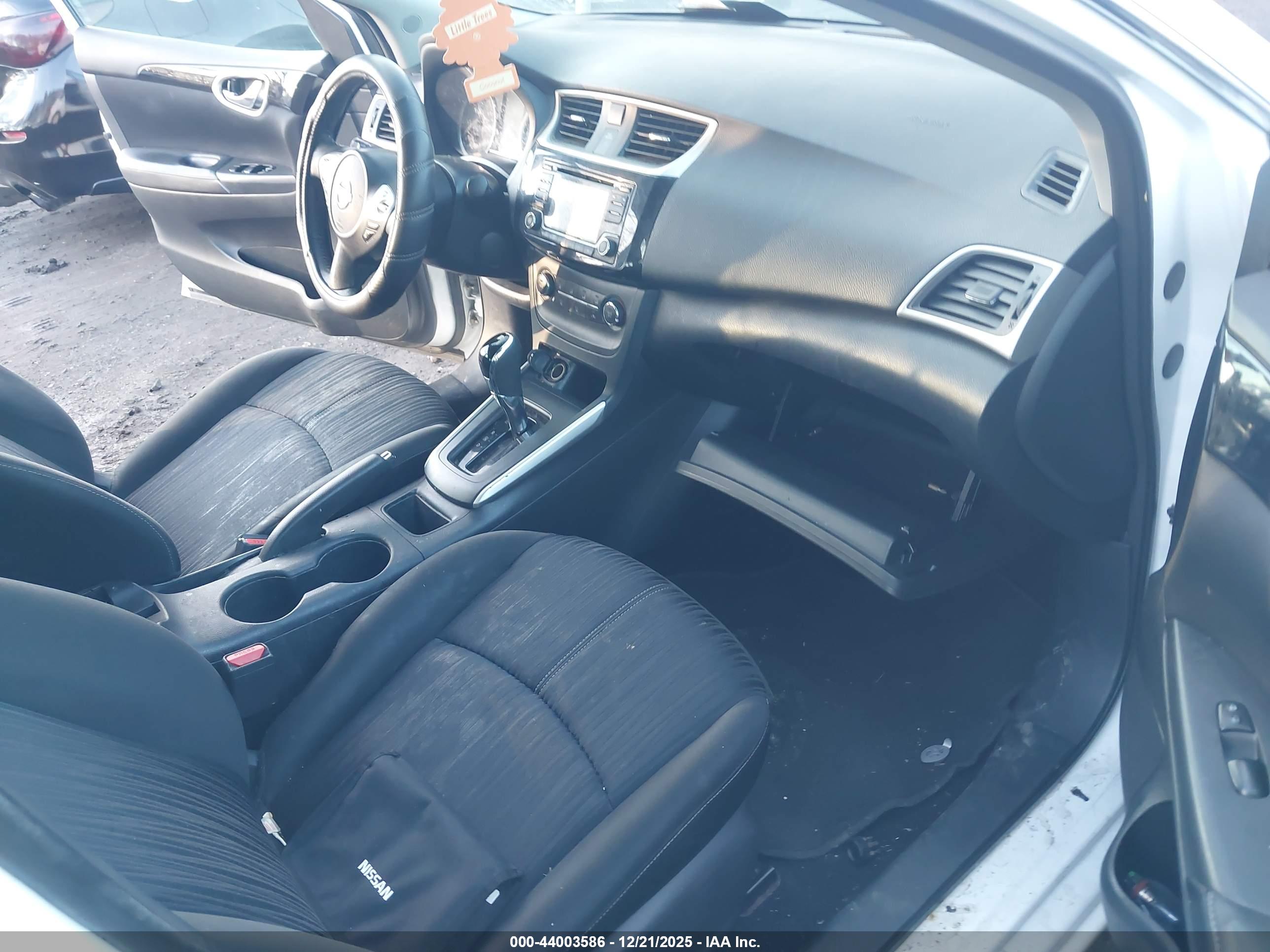 NISSAN SENTRA image 5