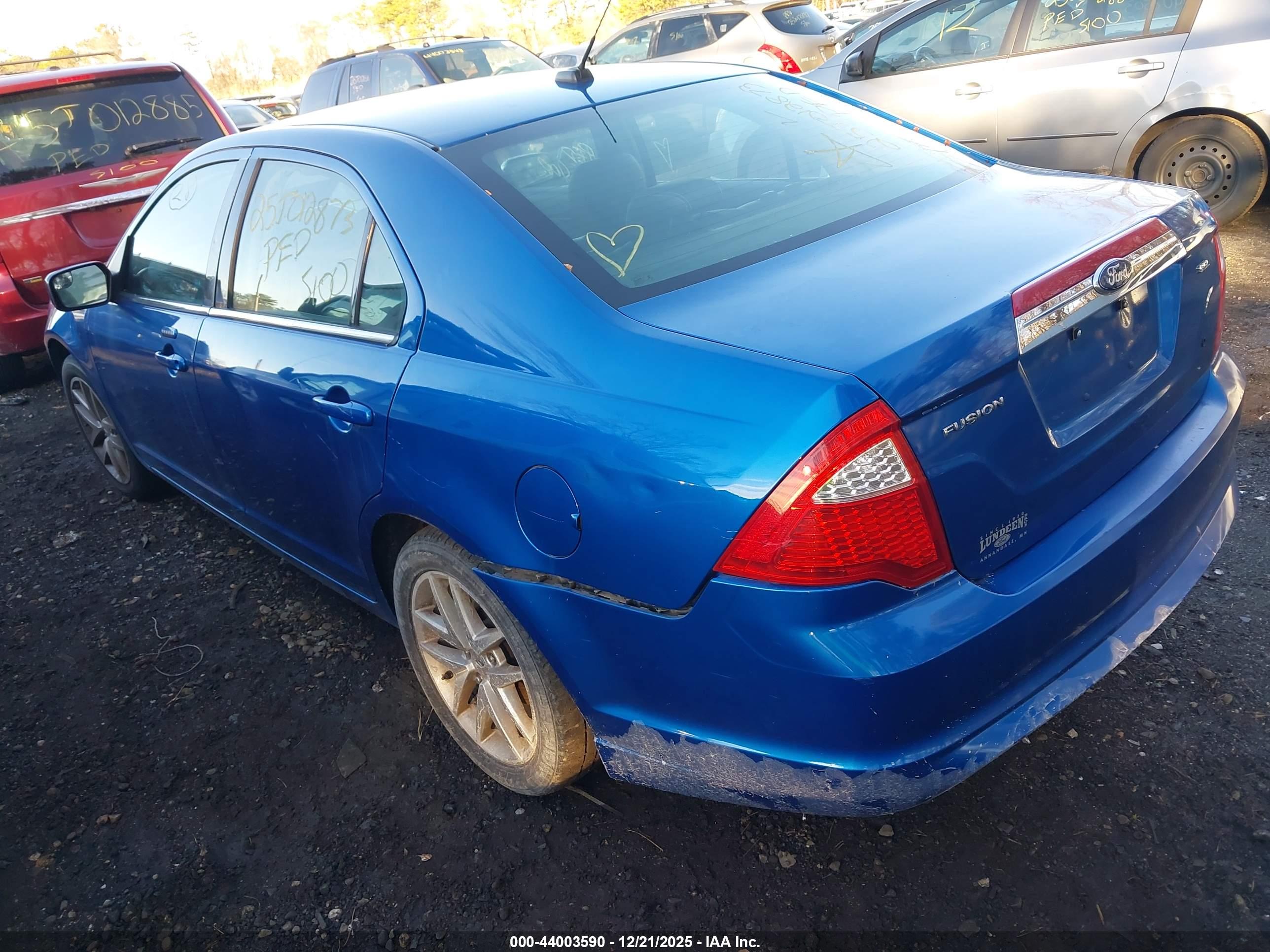 FORD FUSION image 3