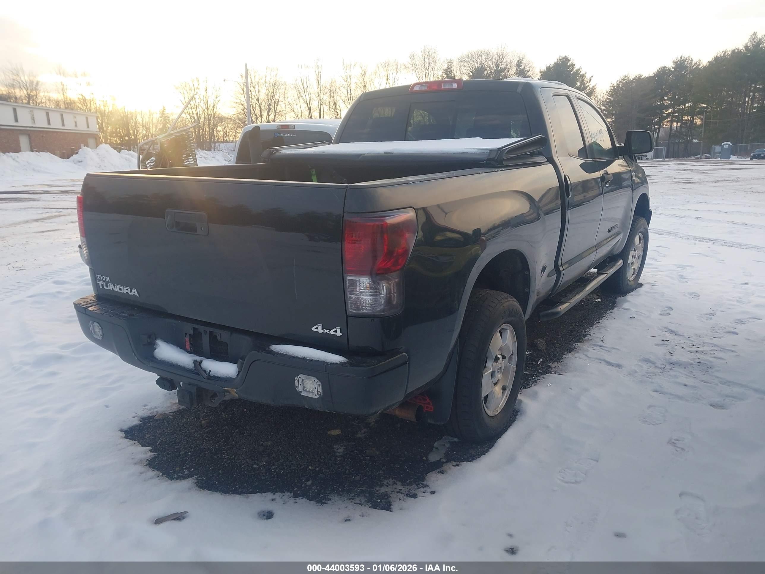 TOYOTA TUNDRA image 4